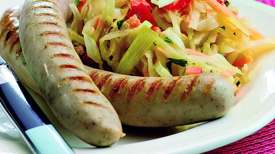 Marinoitu kaali-juuressalaatti