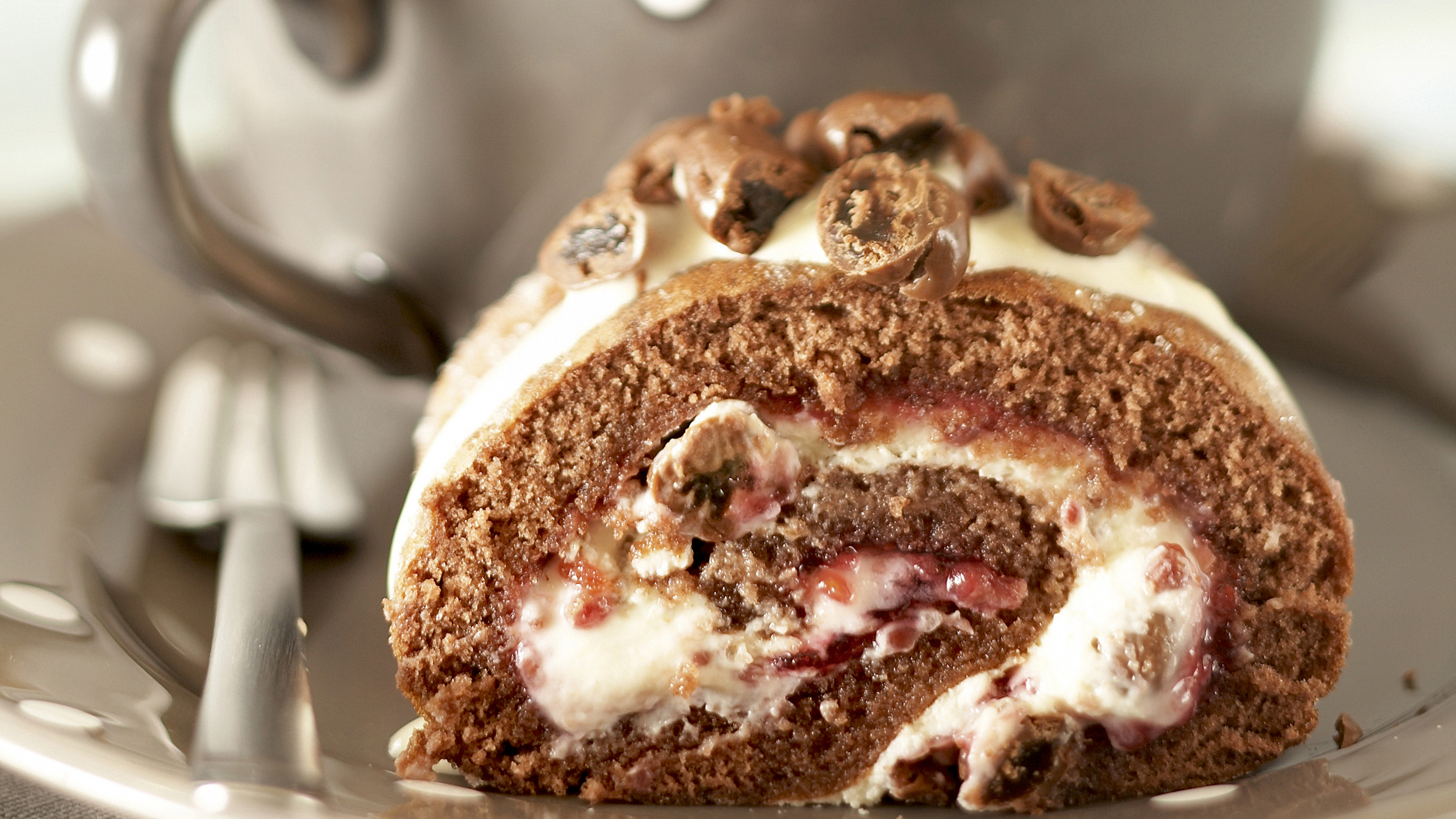 Suklaarusina-rommikääretorttu