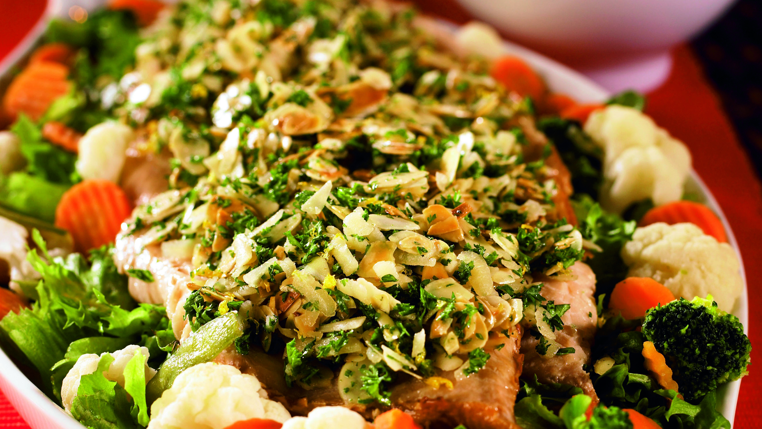 Savunieriä ja pinaattikastike