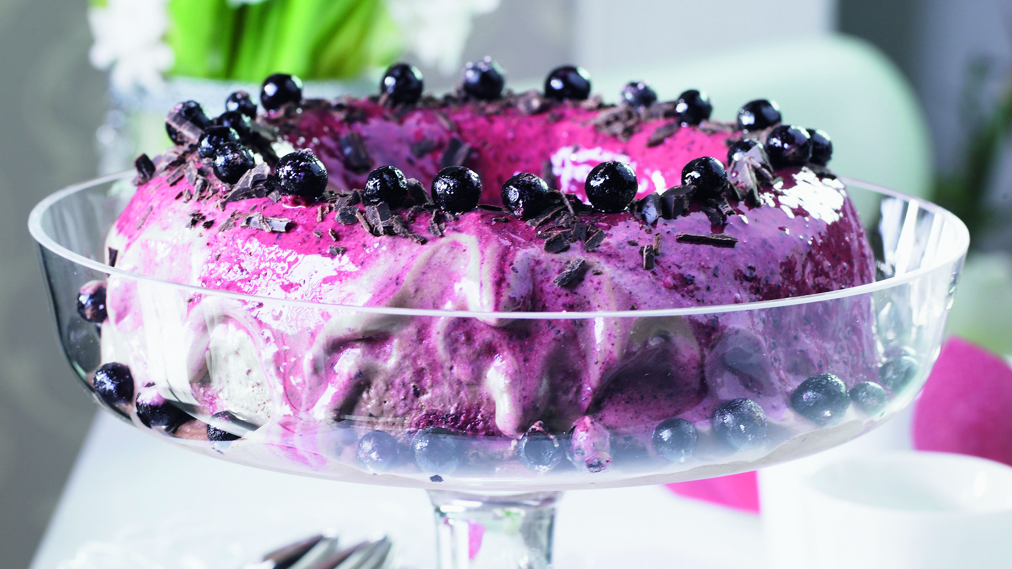 Suklaa-mustaherukkajäädyke