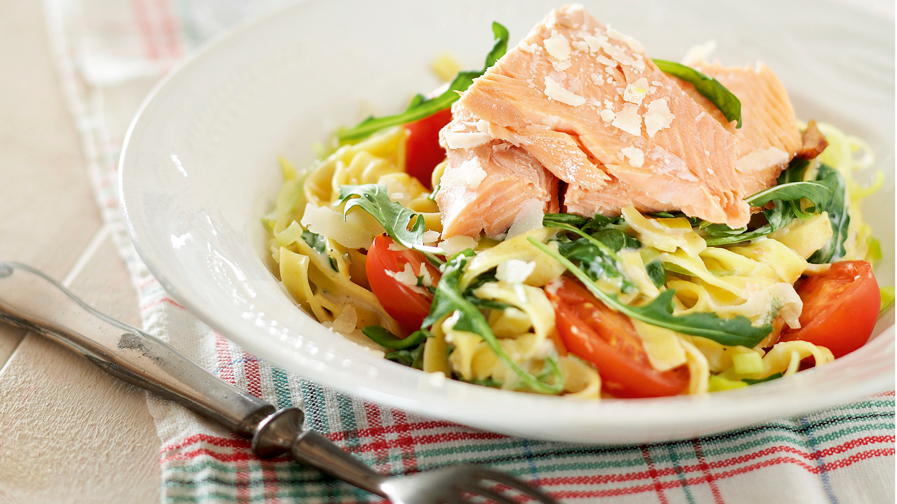 Savukirjolohta ja tuorepastaa