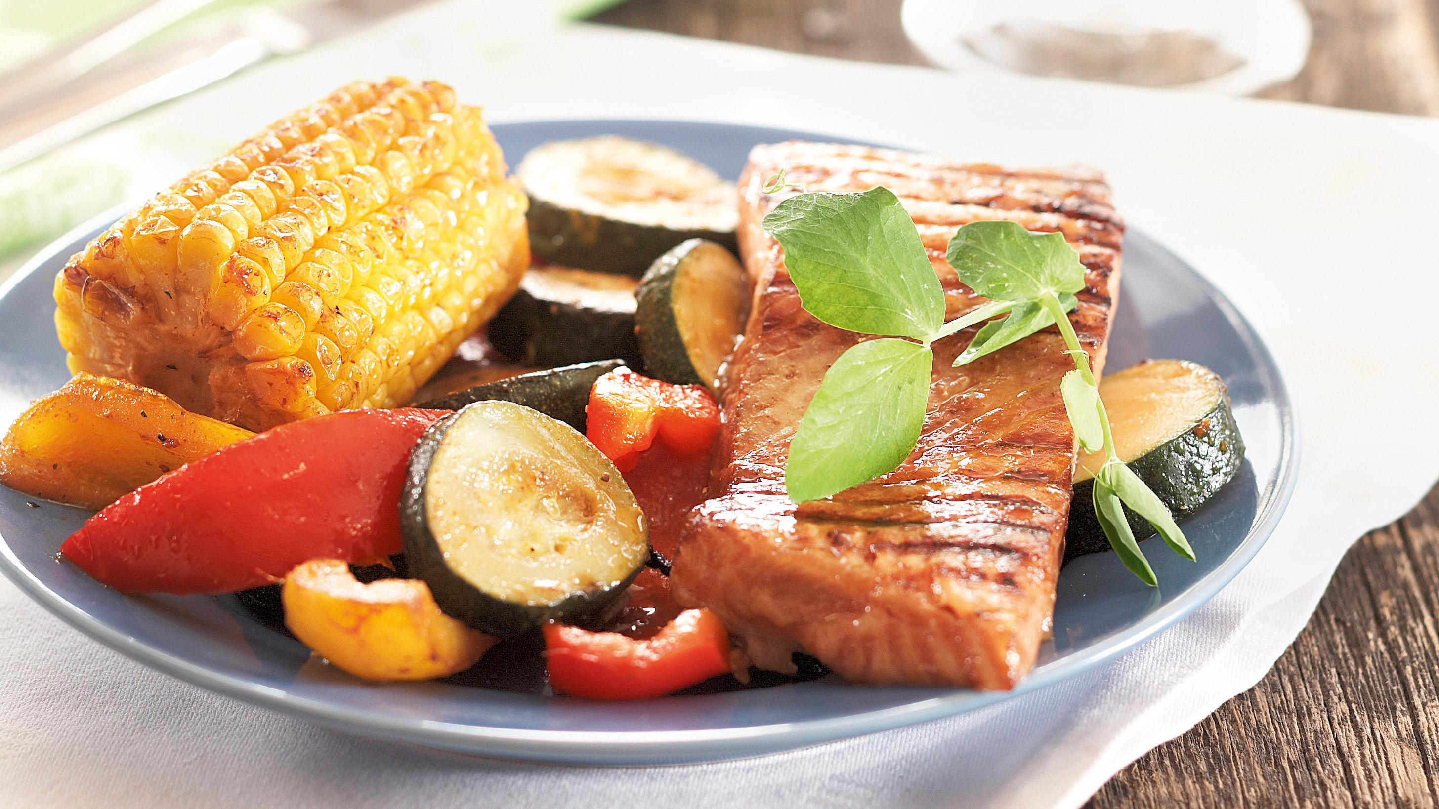 Teriyakilohi ja grillikasvikset