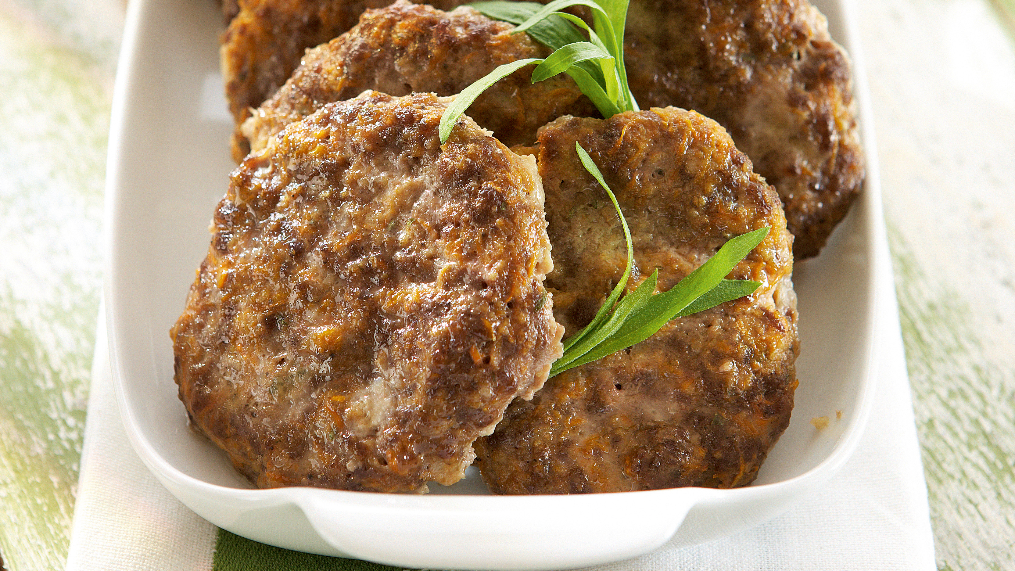 Porkkana-jauhelihapihvit