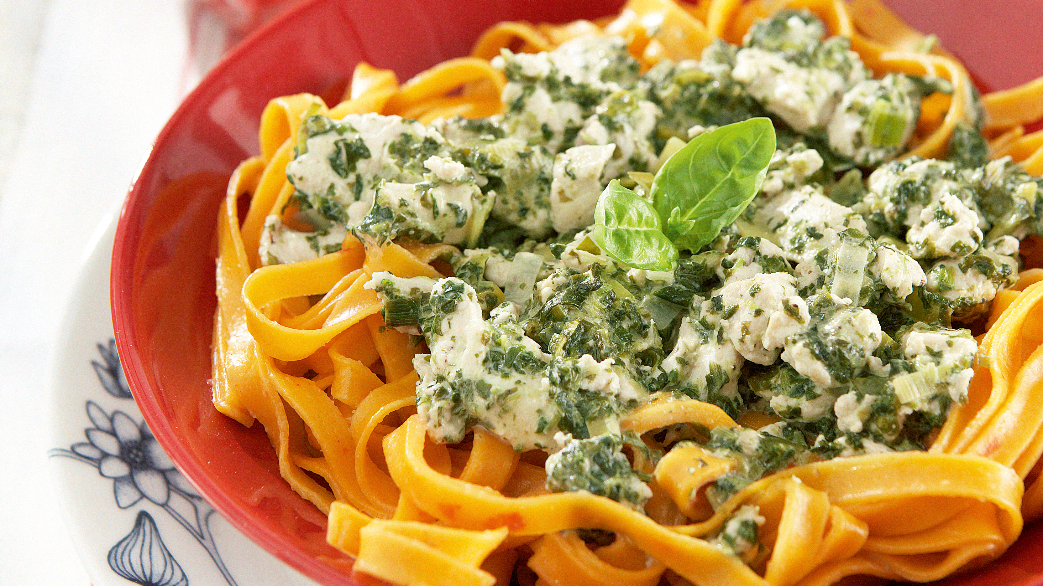 Basilika-broileripasta