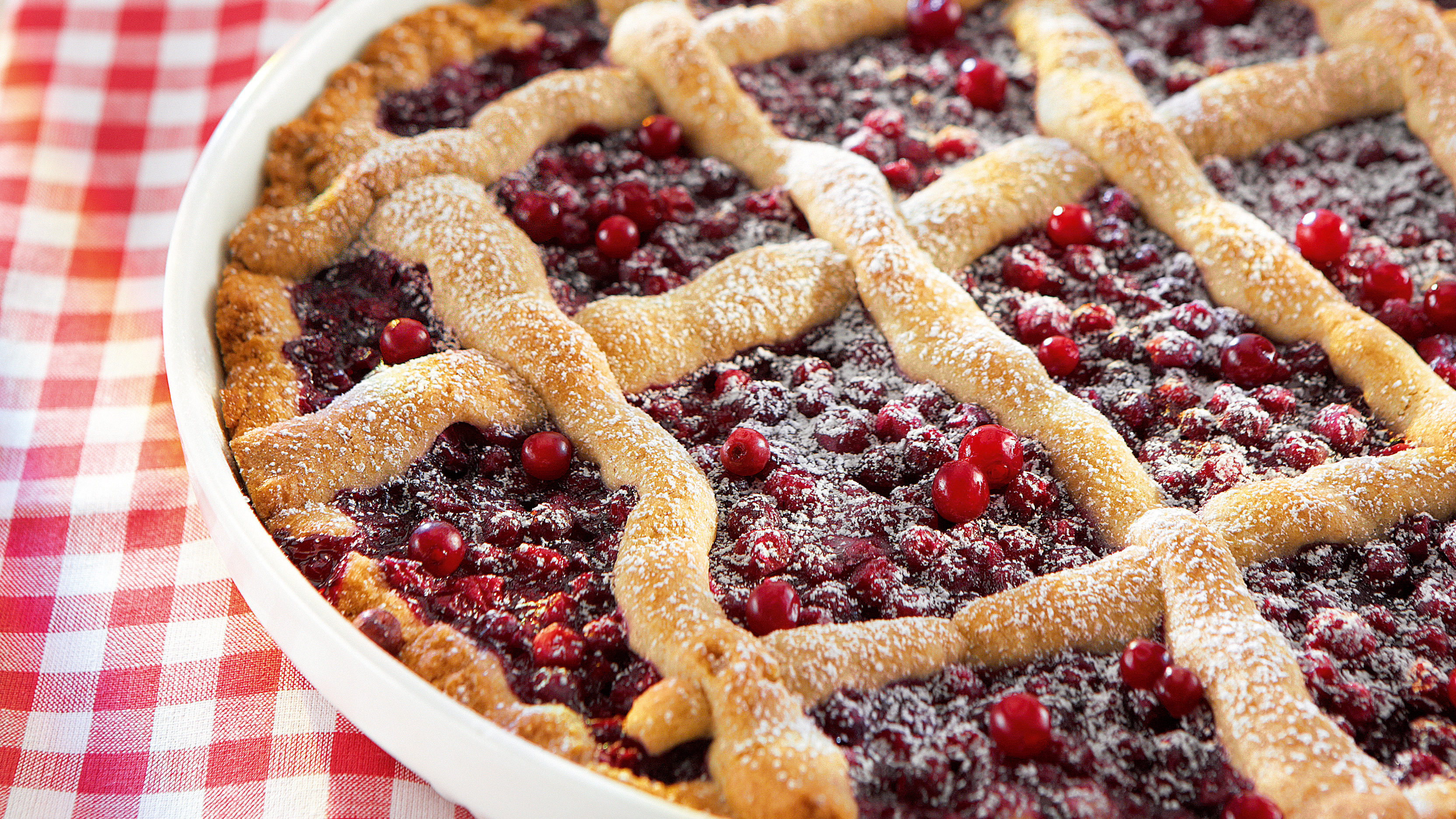 Rukiinen puolukkapiirakka