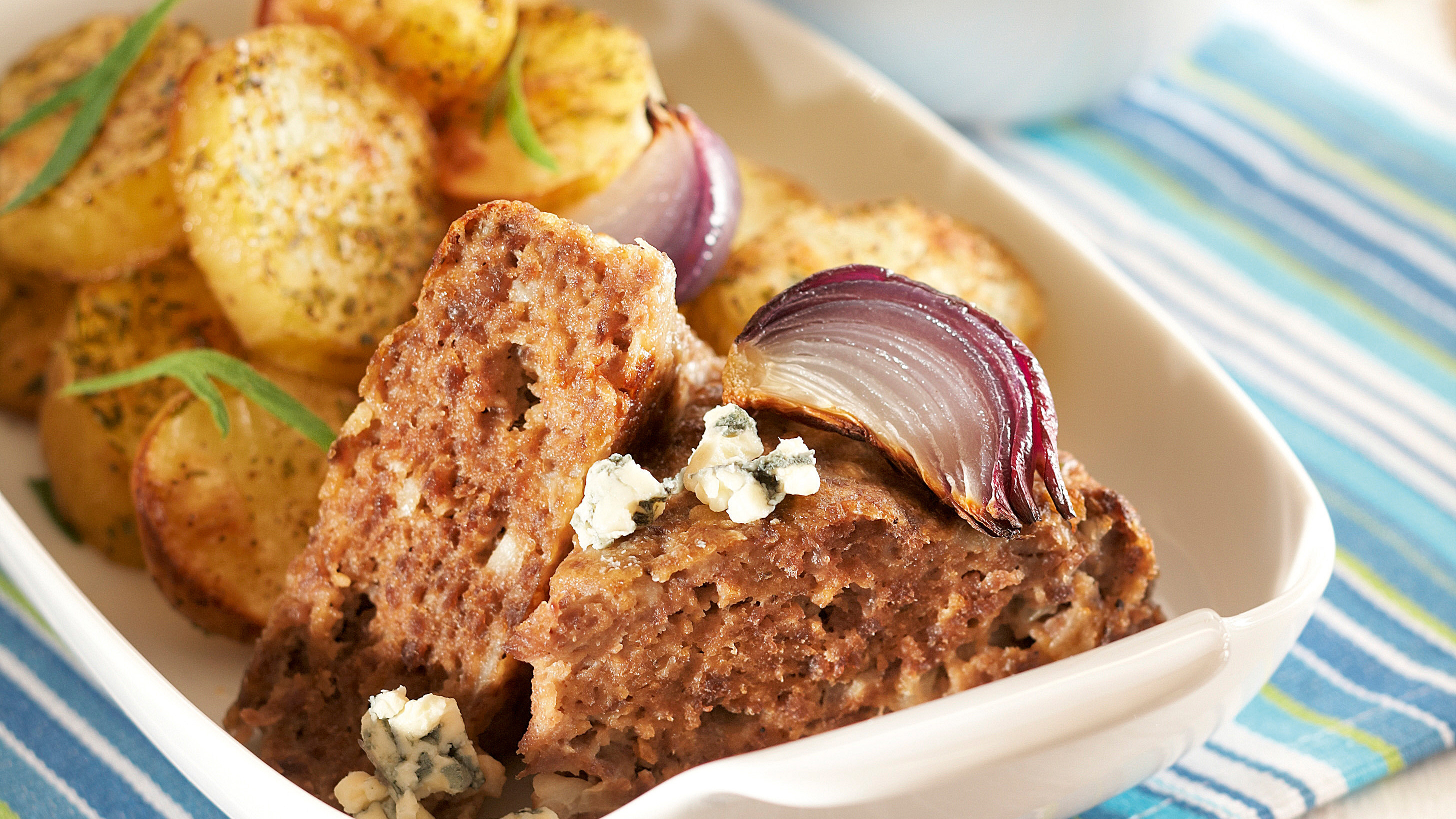 Kantriperunat ja mureke 