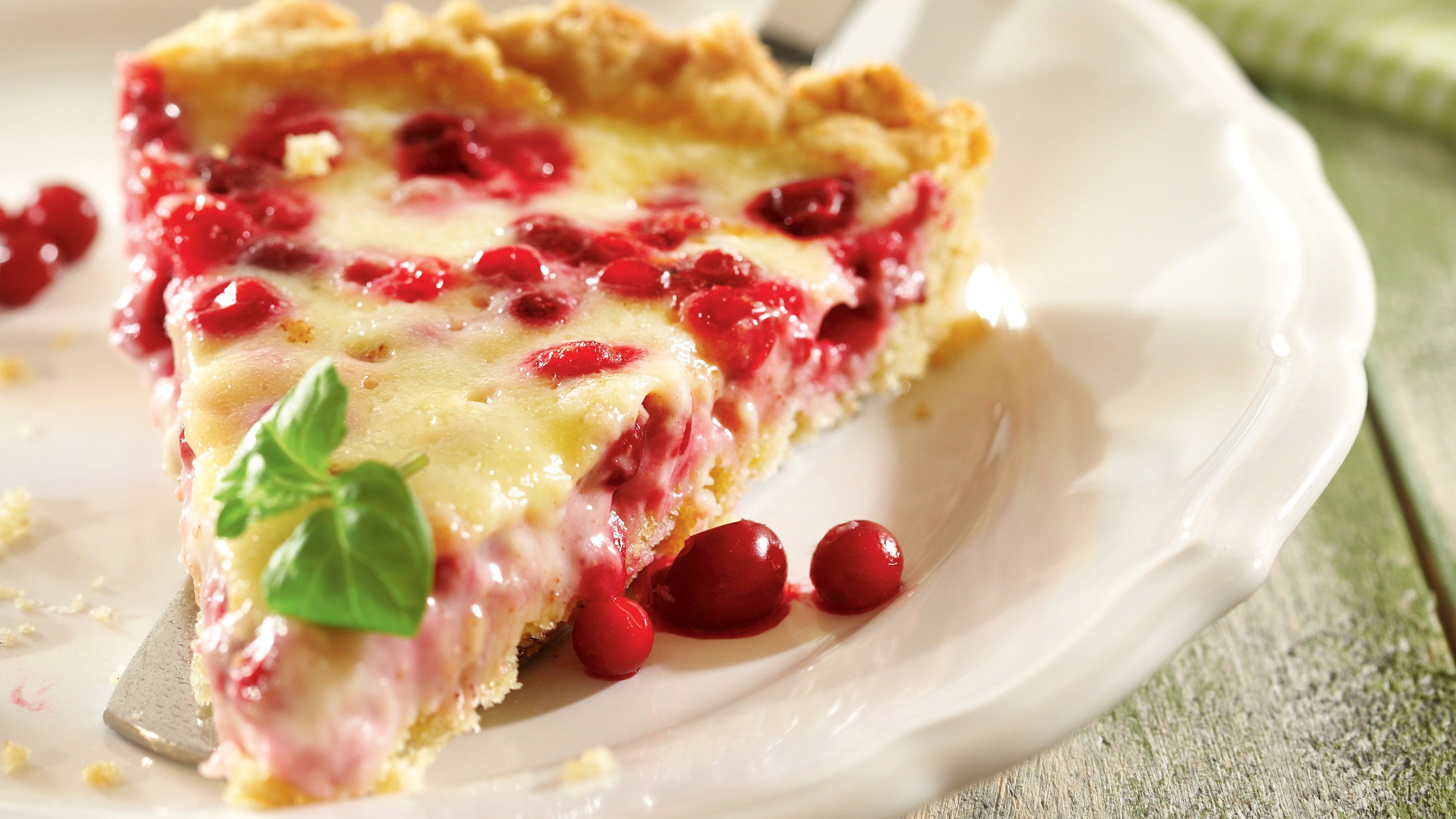 Helppo kanelinen puolukkapiiras