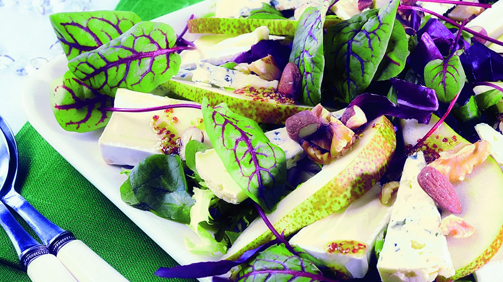 Sinivalkoinen homejuustosalaatti