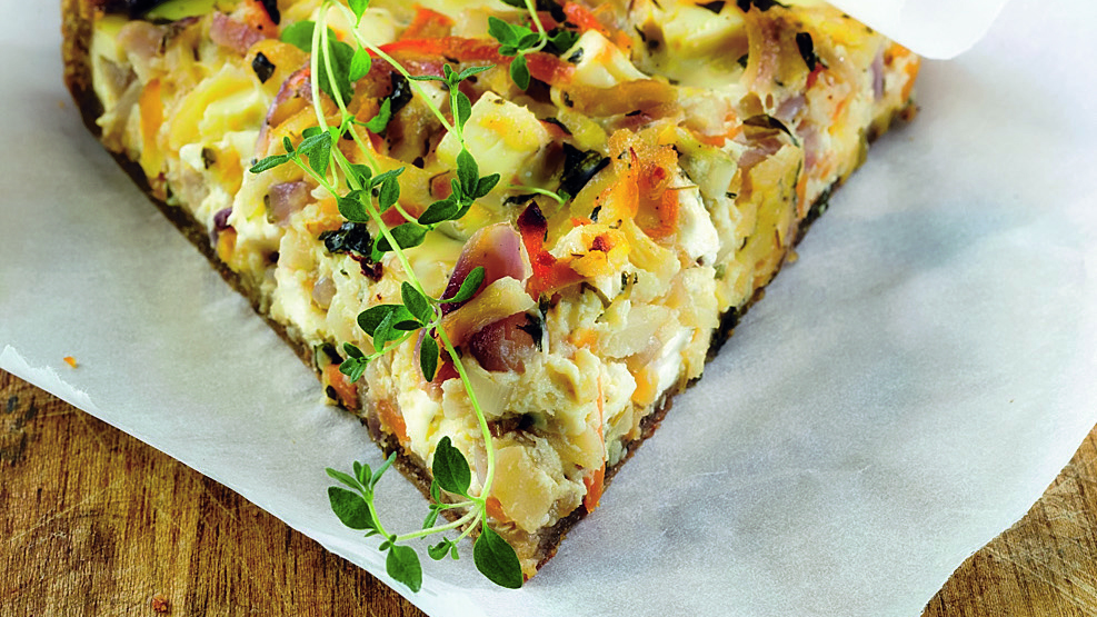 Yrttinen juurespiirakka