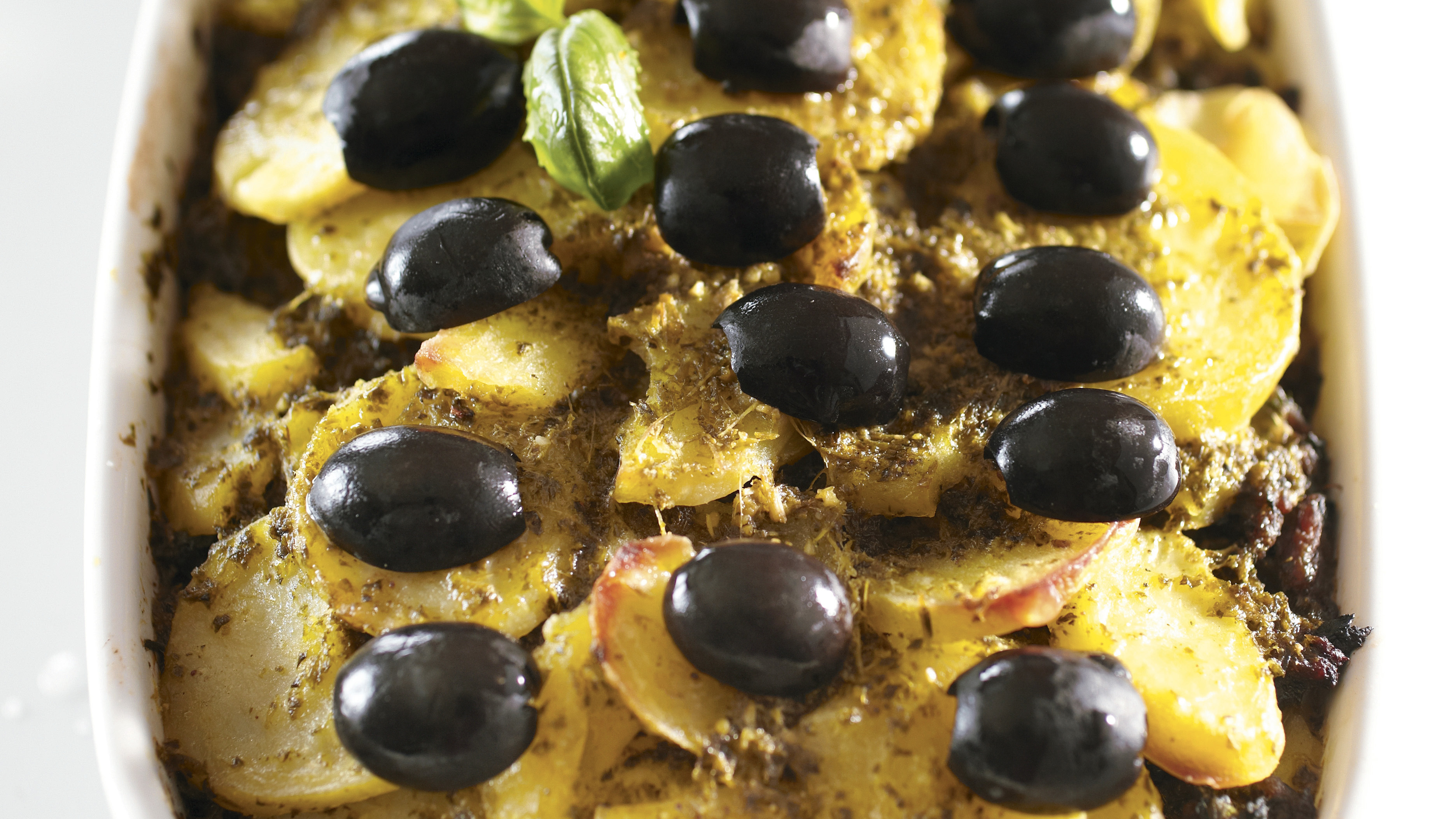 Pestoinen jauhelihalaatikko