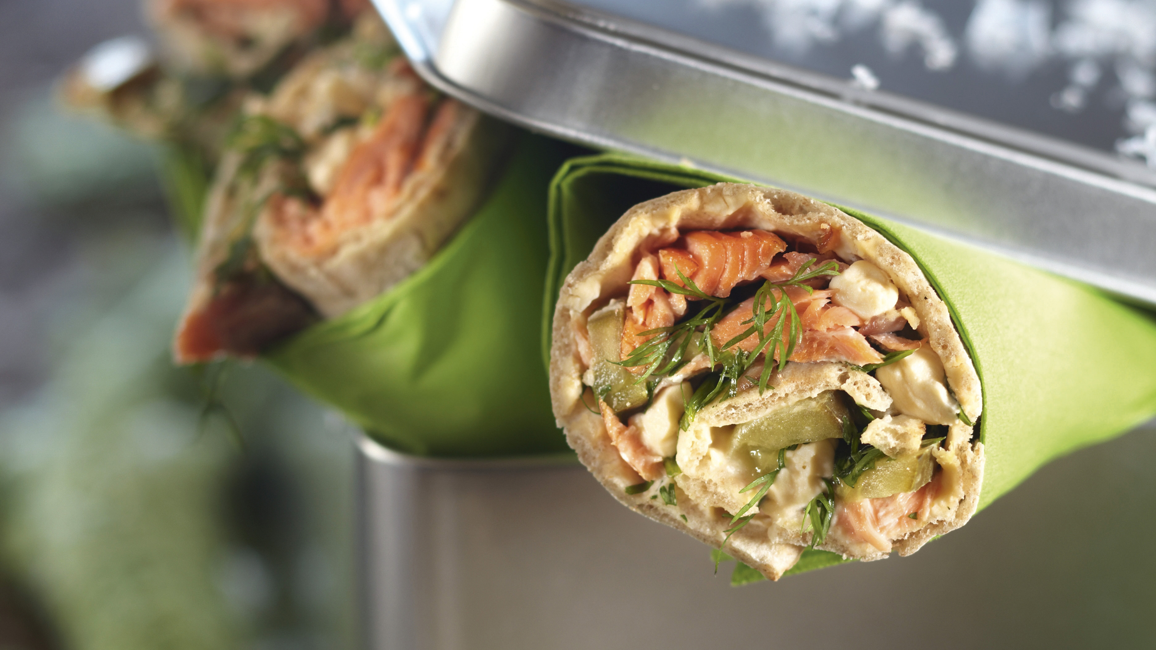 Savulohi-rieskarullat