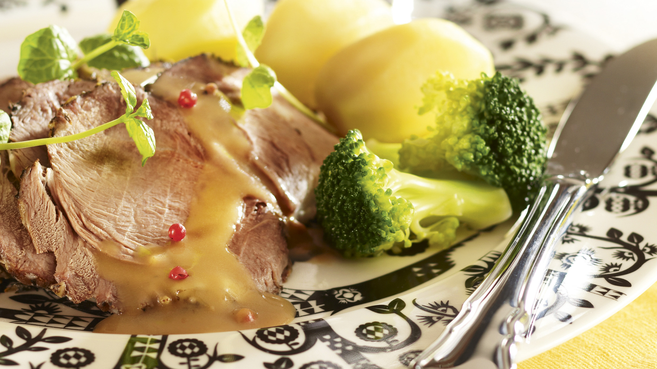 Mathildan lampaanpaisti ja samettinen kastike