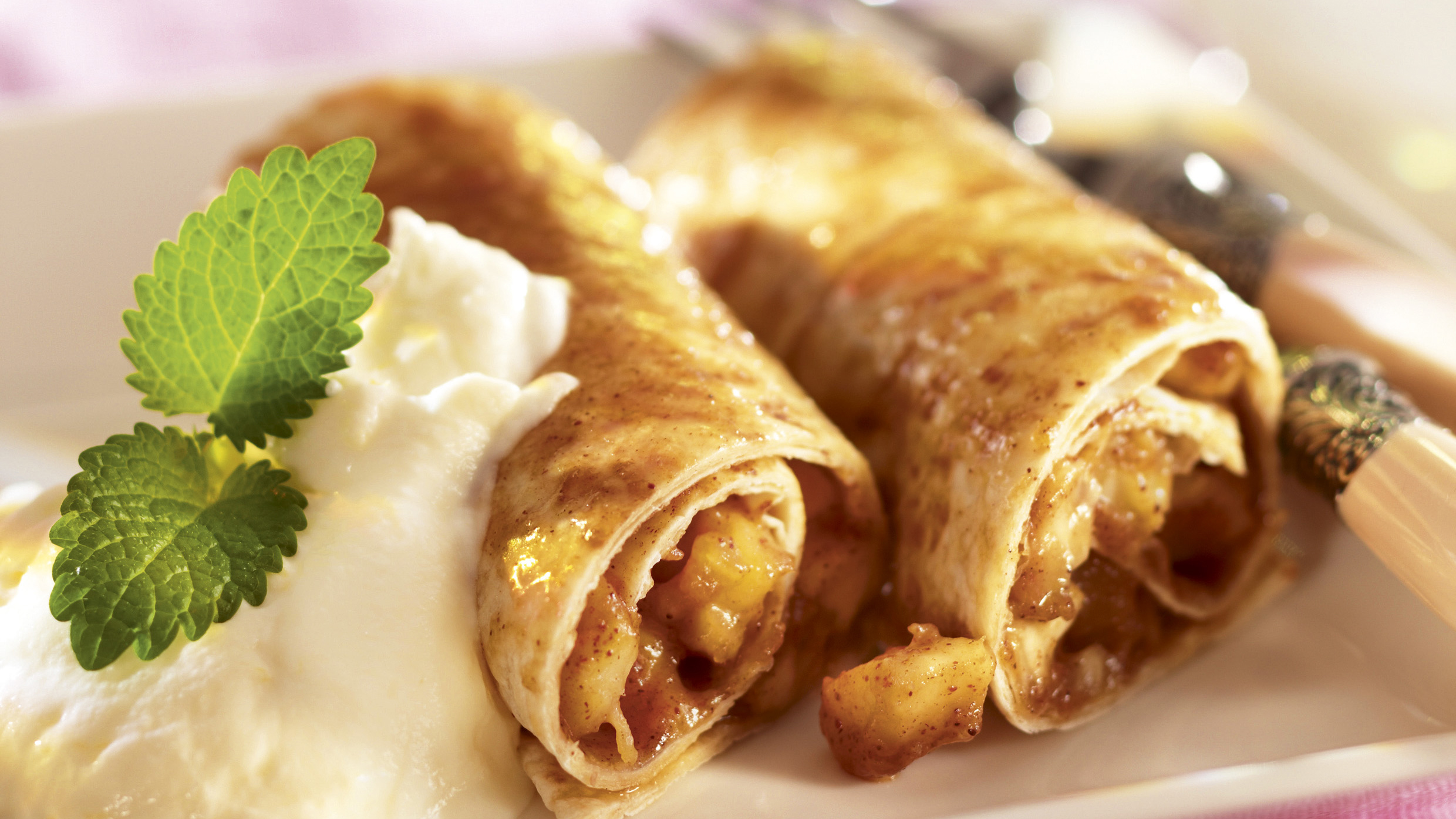 Hedelmätortillat ja sitruunarahka