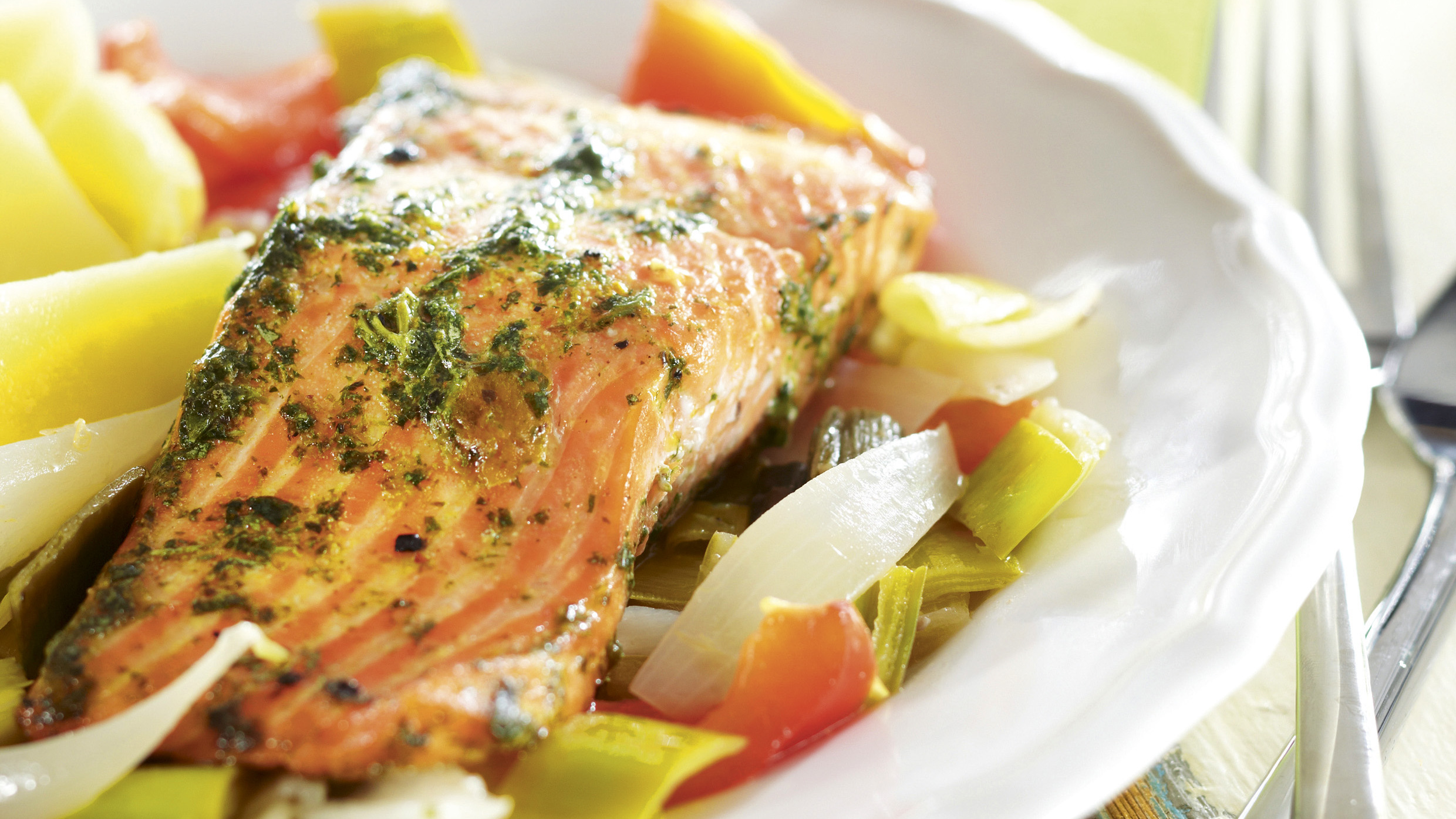 Basilikalohi ja vihanneshöystö