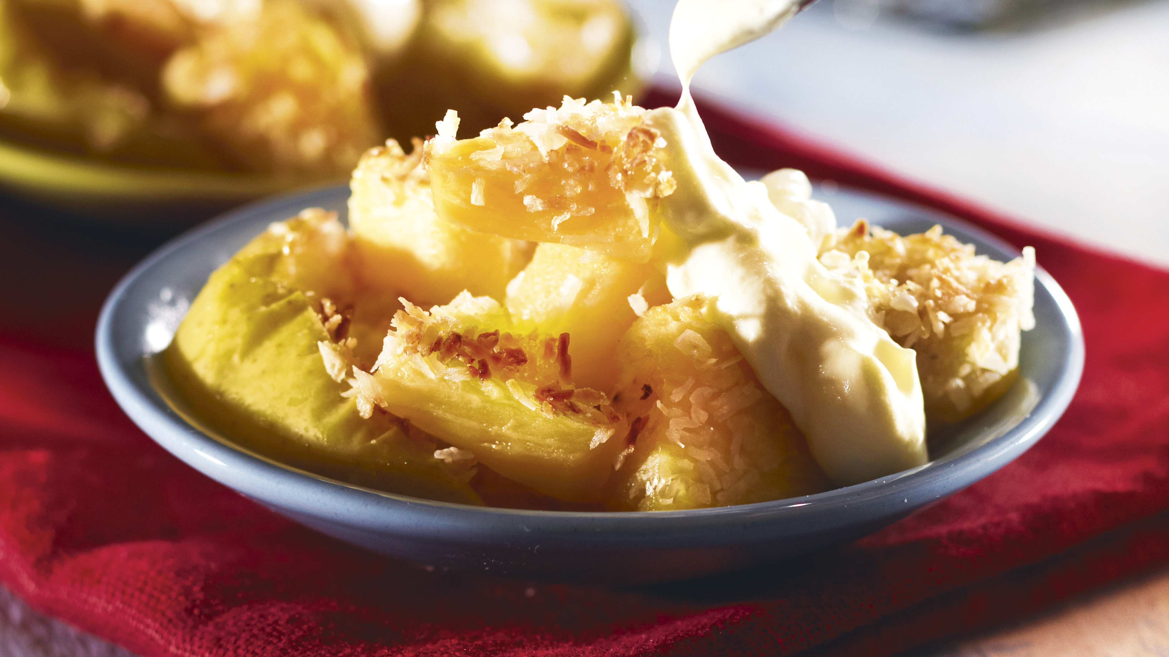 Paahdetut hedelmät ja sitruunakastike