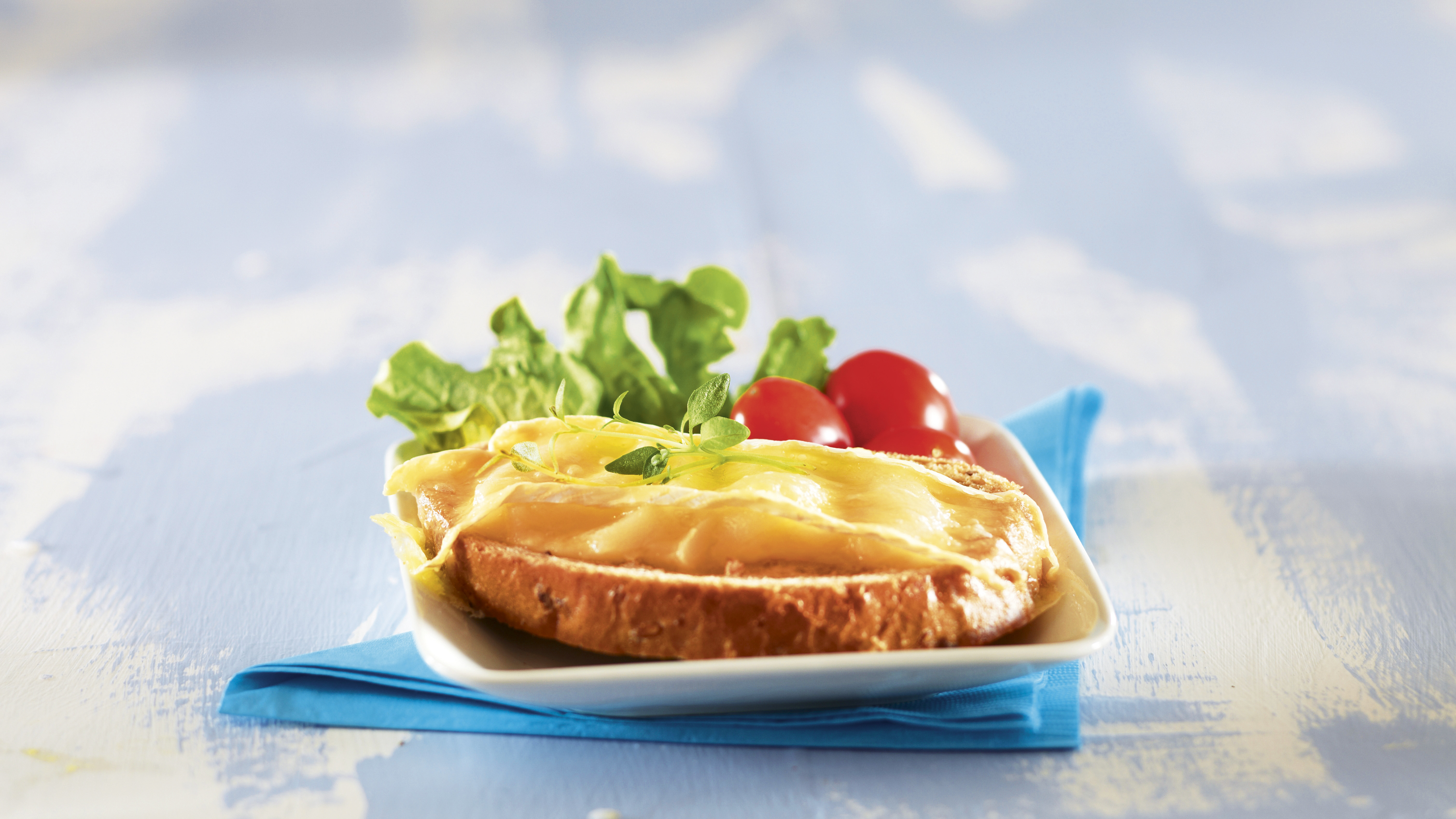 Lämpimät päärynä-juustoleivät