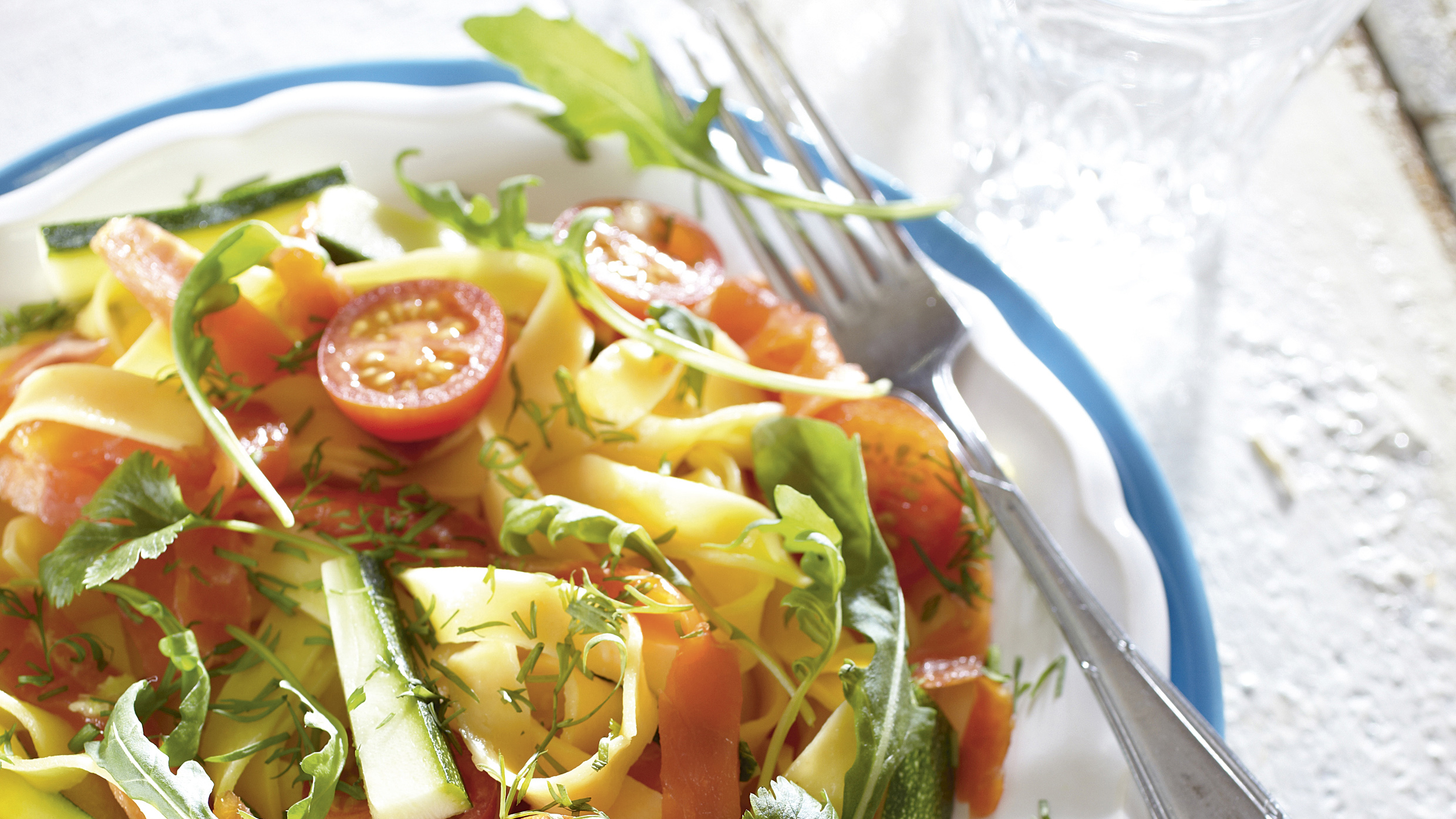 Lohi-tuorepastasalaatti