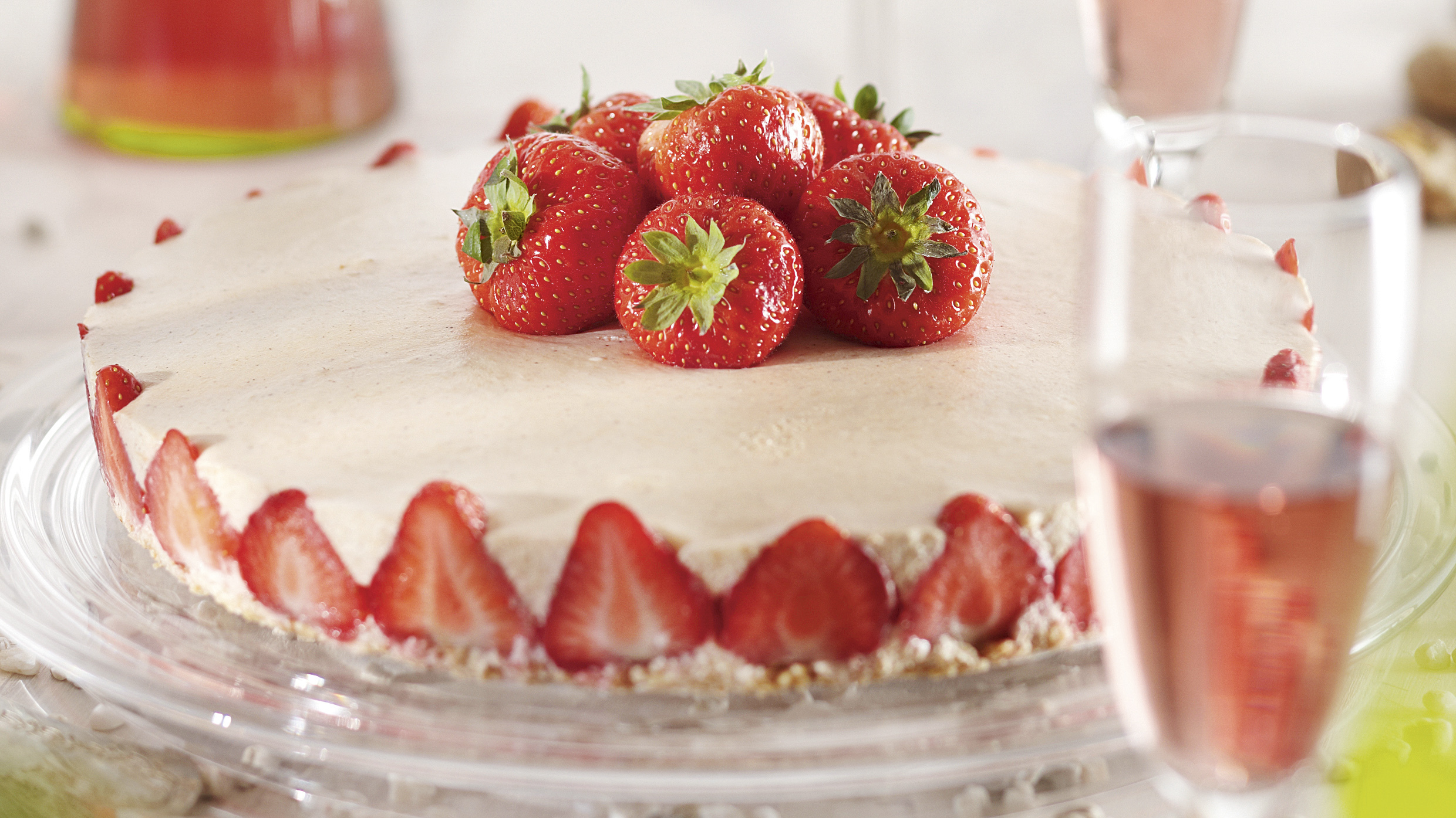 Raparperi-mansikkatorttu