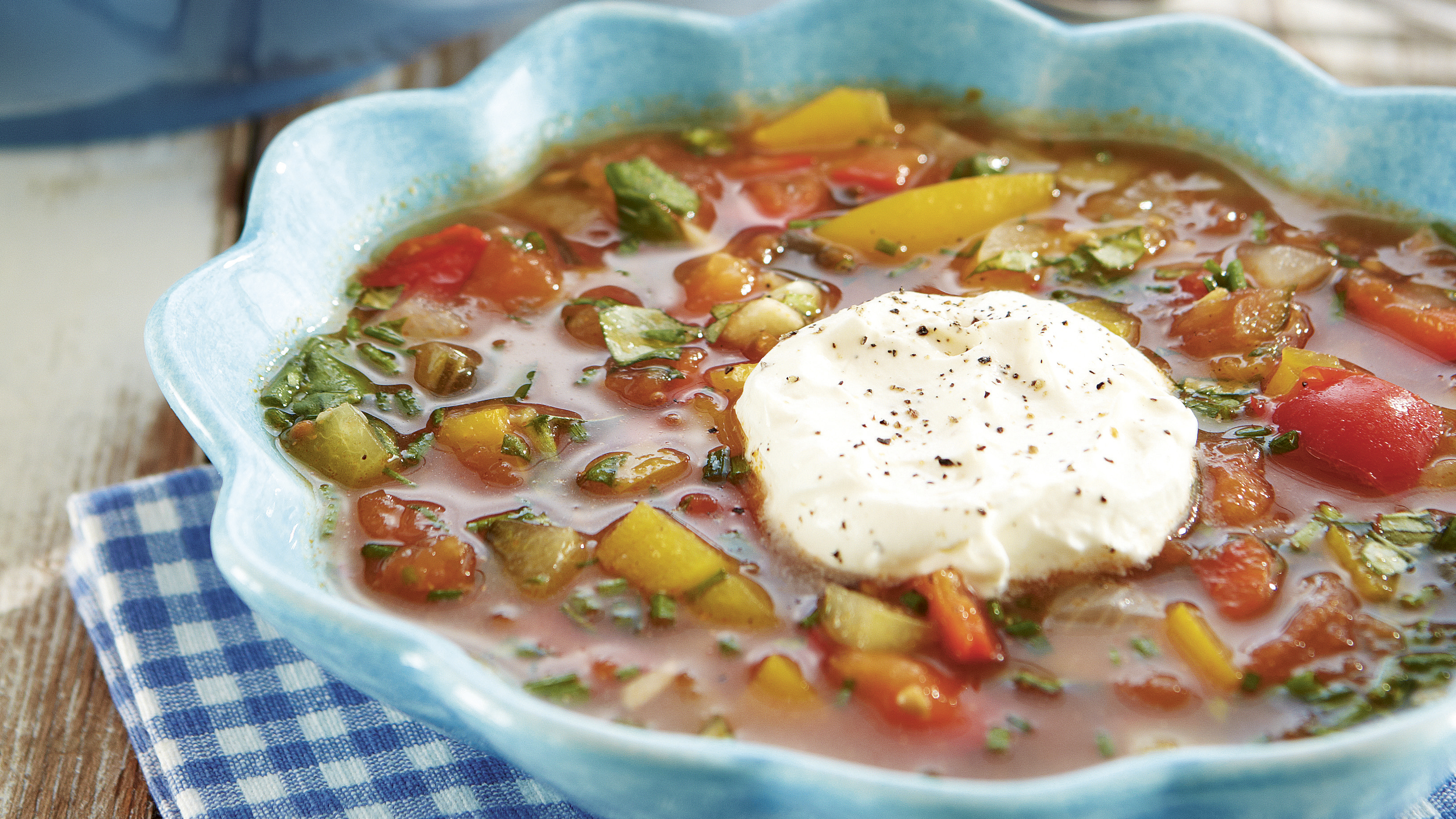 Gazpacho ja vuohenjuustovaahto