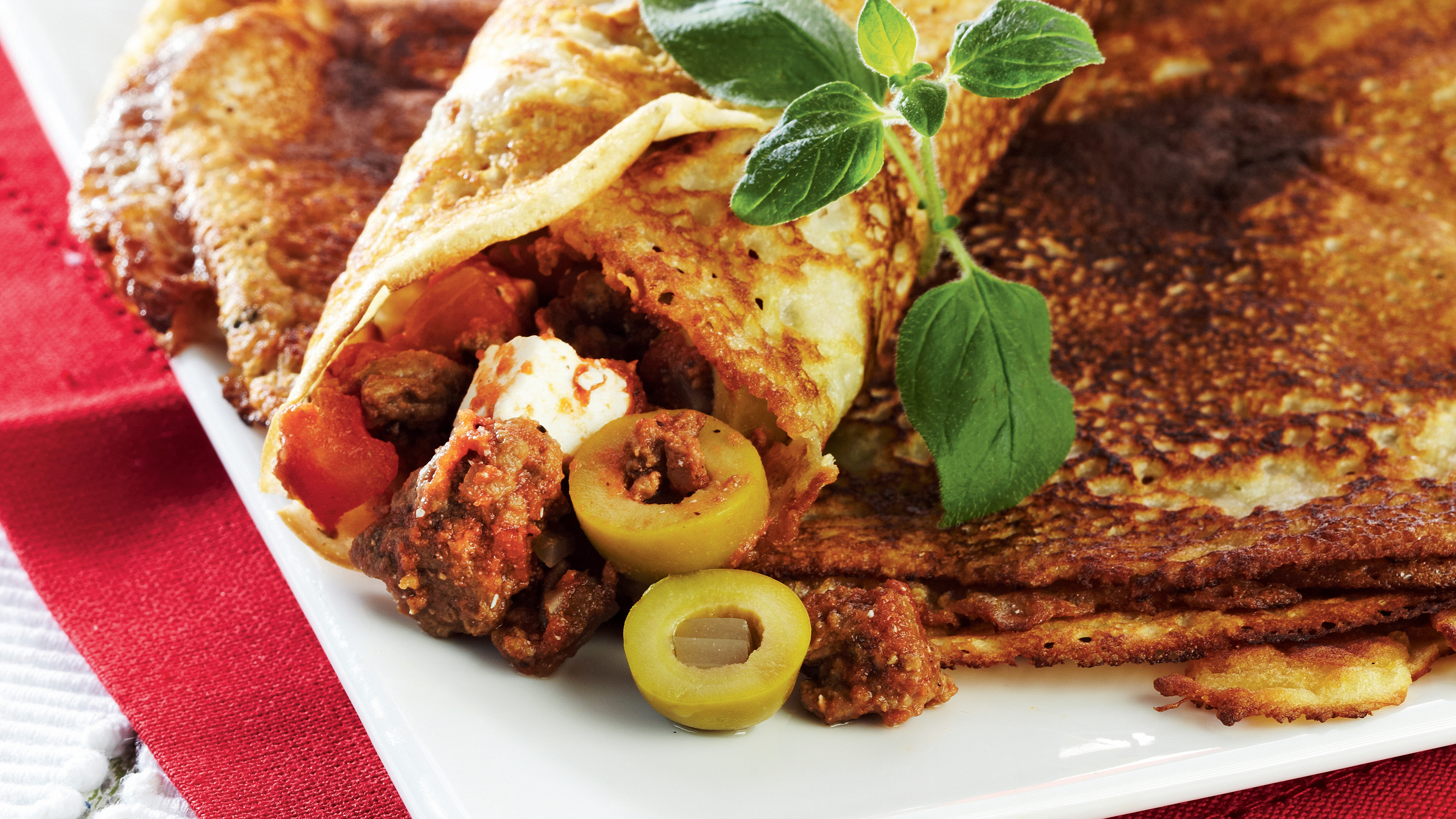 Jauheliha-fetatäyte letuille