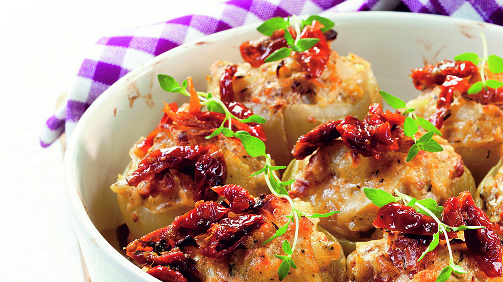 Vuohenjuustolla täytetyt sipulit