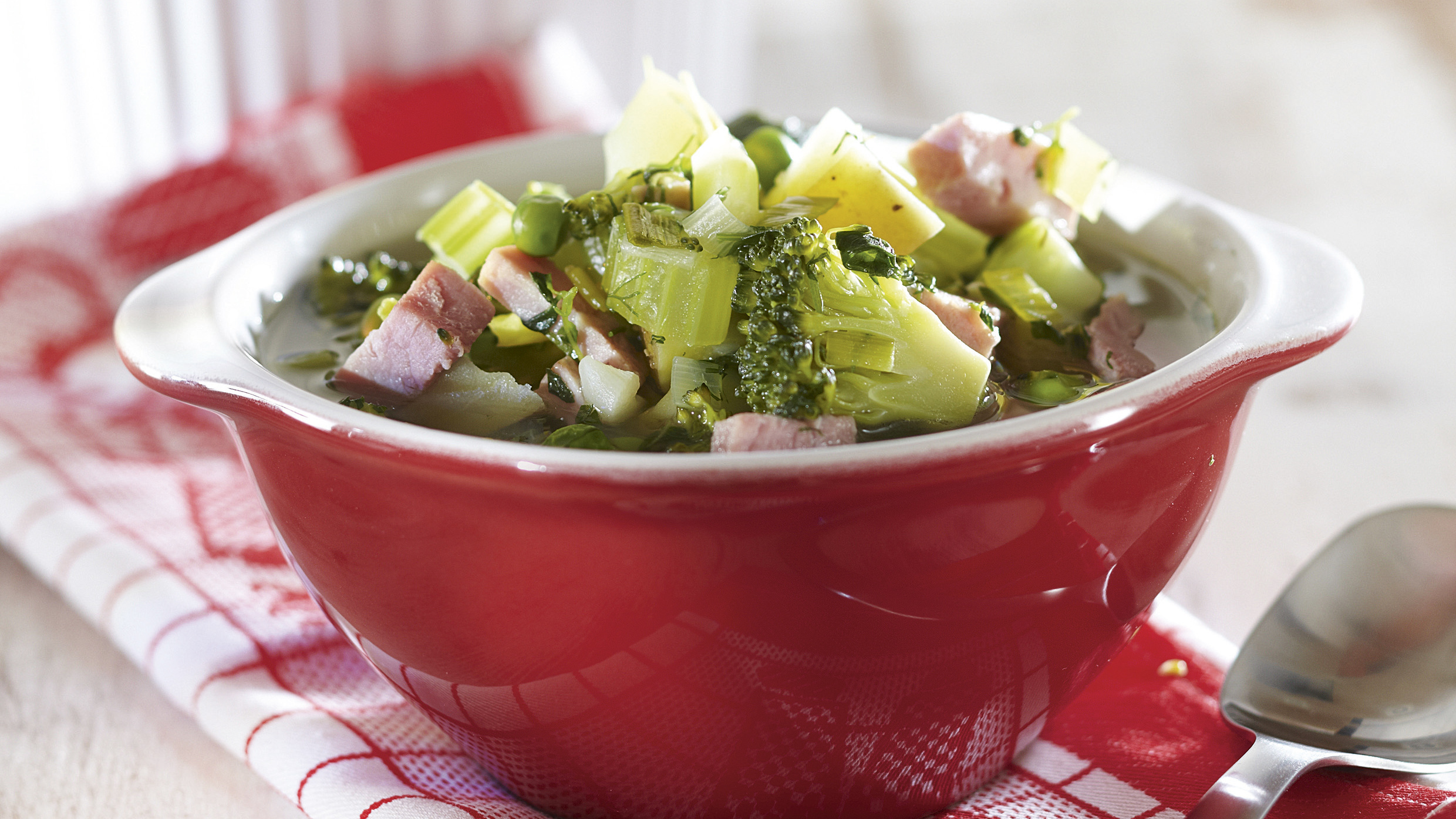 Palvikinkku-vihanneskeitto