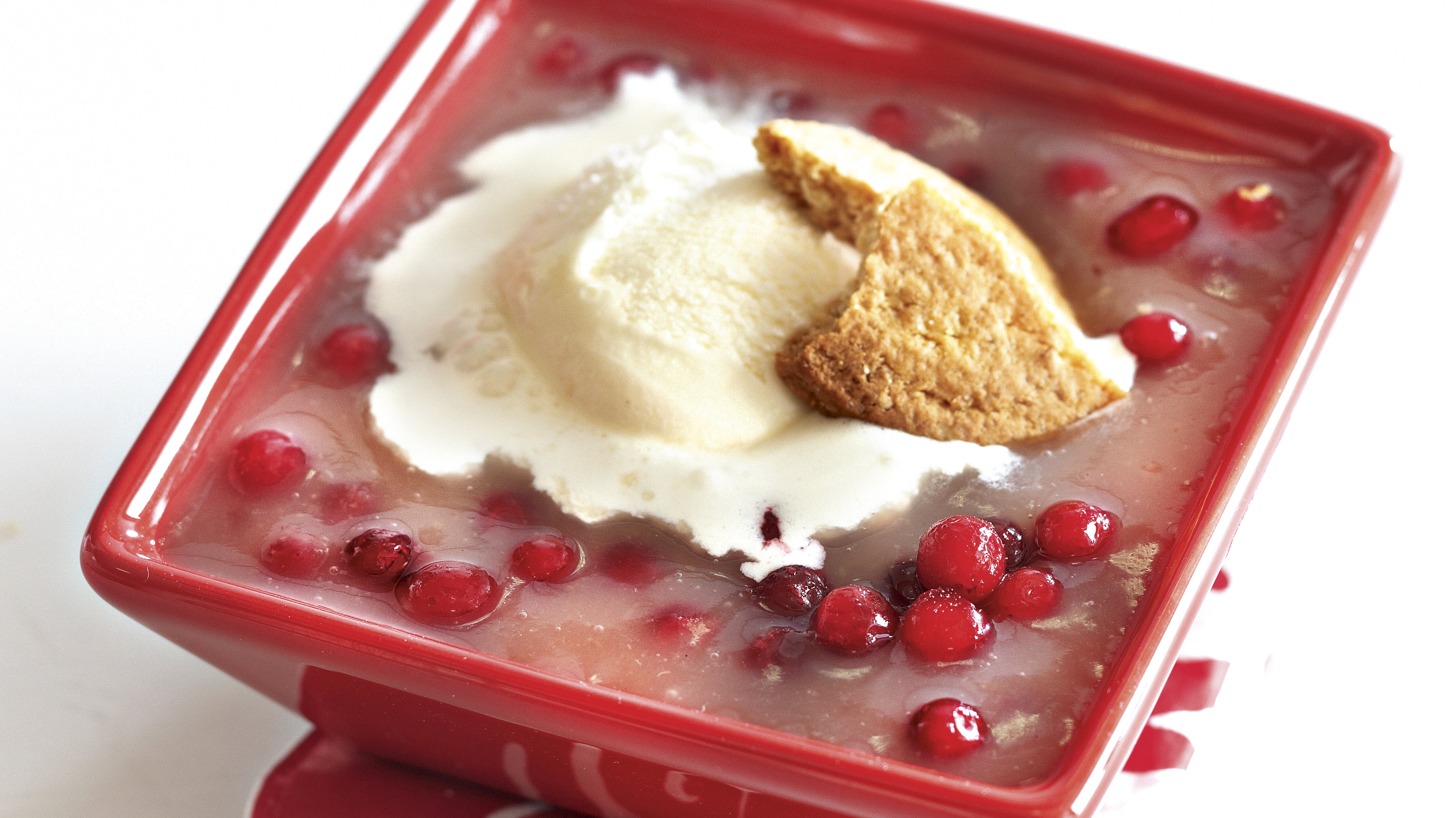 Tosi helppo omena-puolukkakiisseli