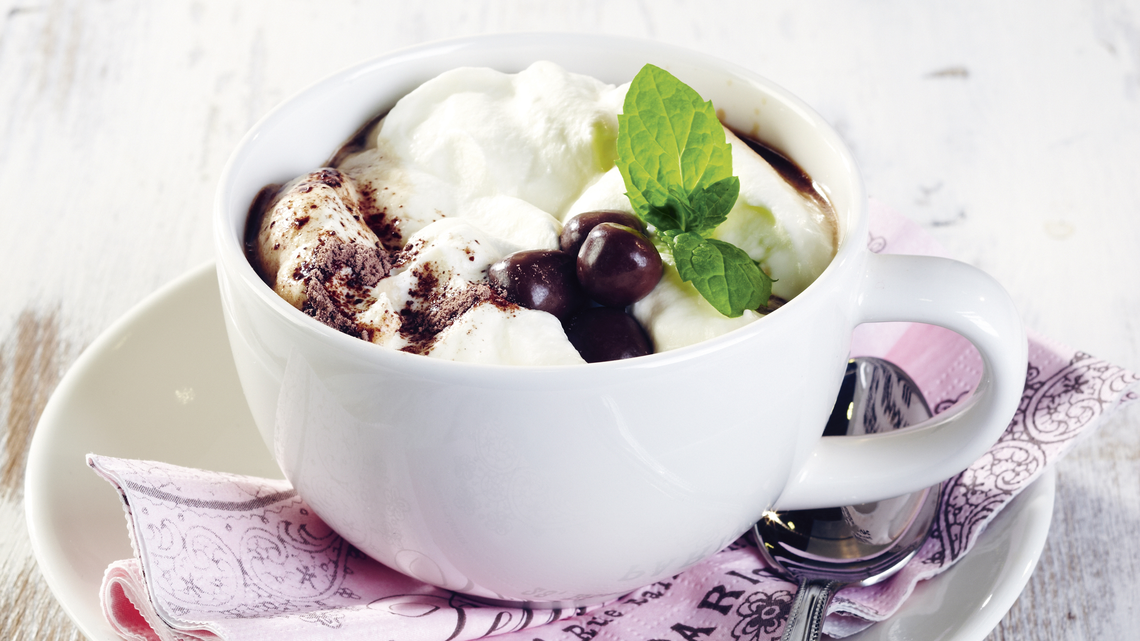 Kahvi-minttusuklaavanukas