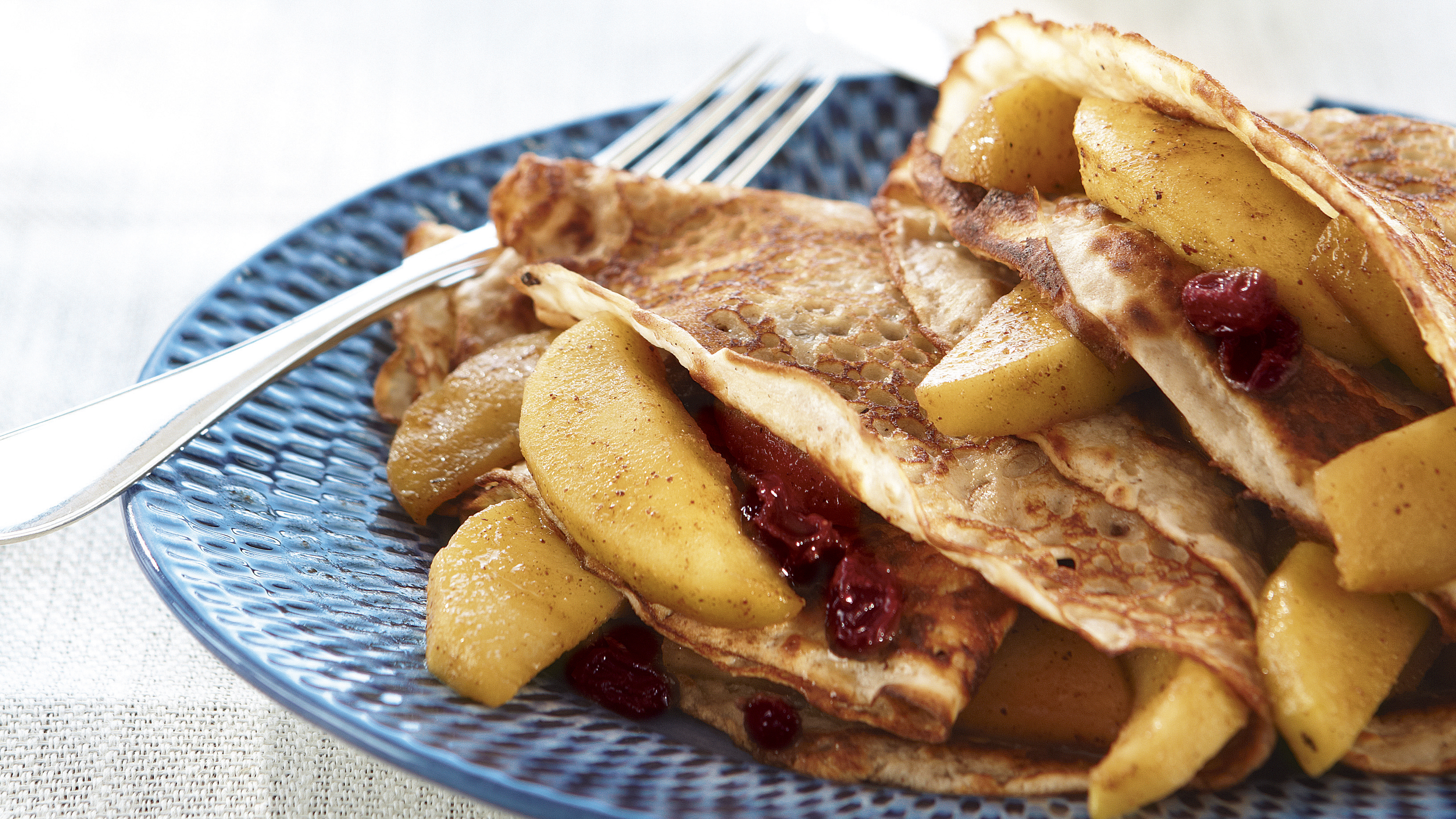 Omenatäytteiset ohukaiset