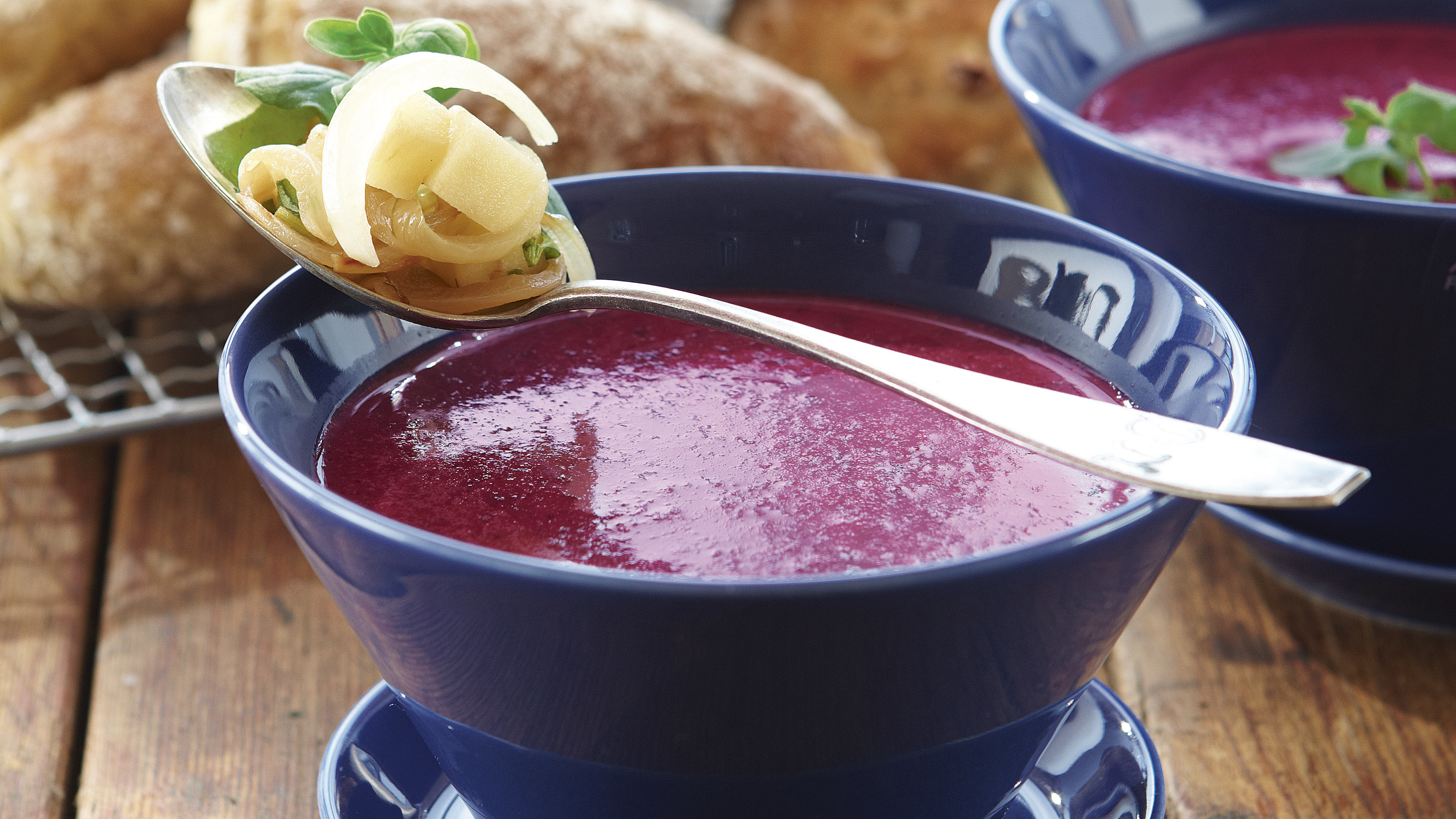 Punajuuri-piparjuurikeitto