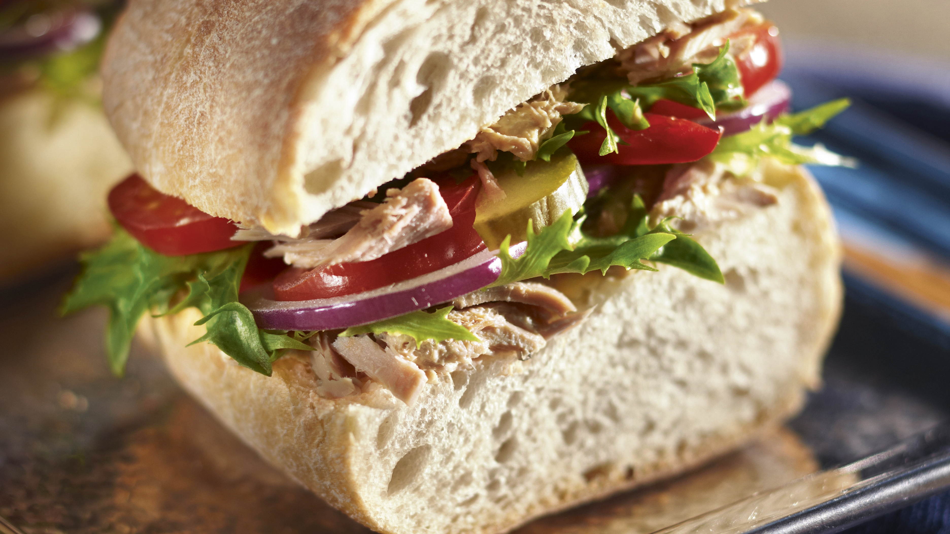 Täytetyt tonnikalaciabatat