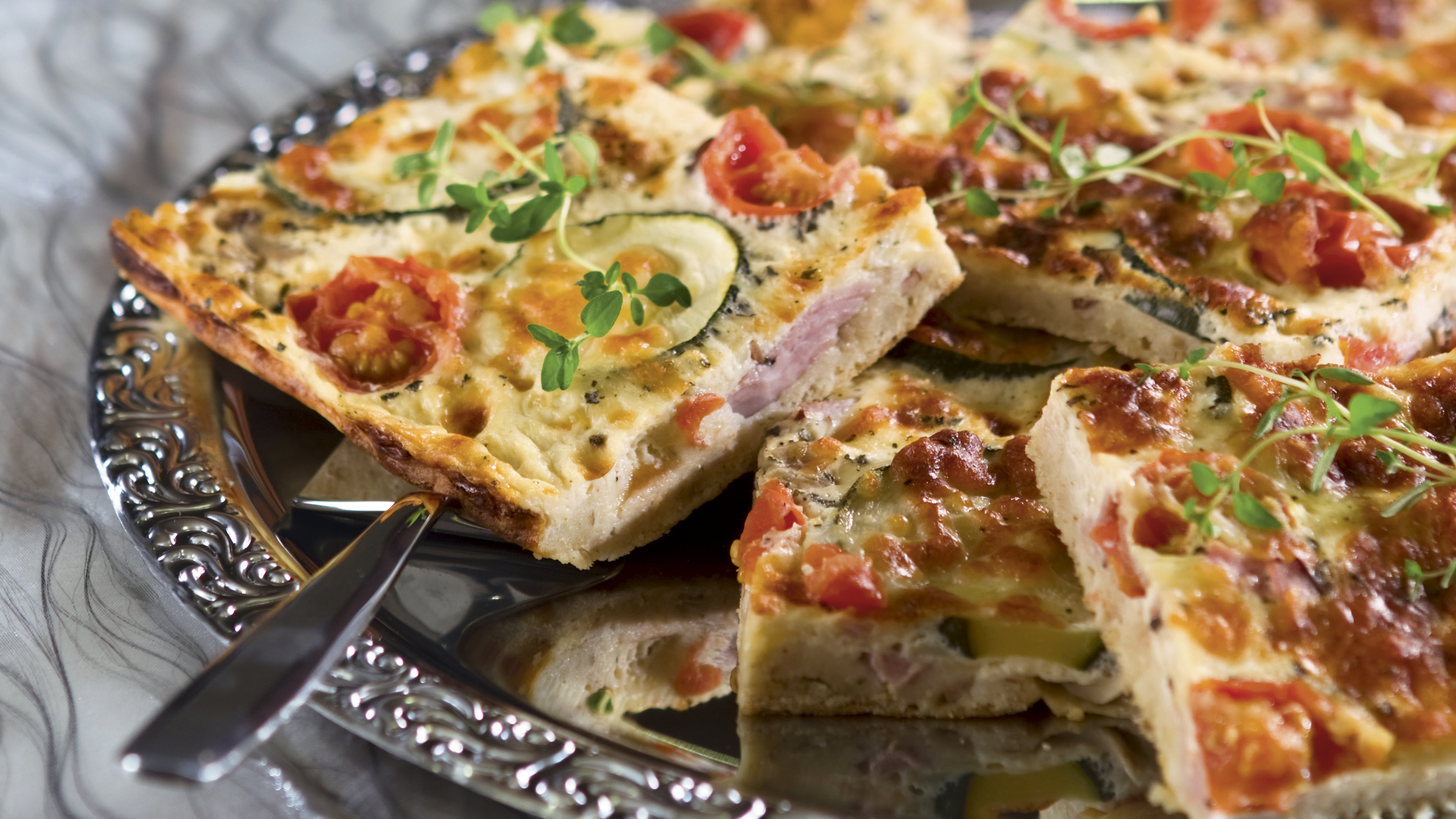 Vihannes-kinkkupiirakka