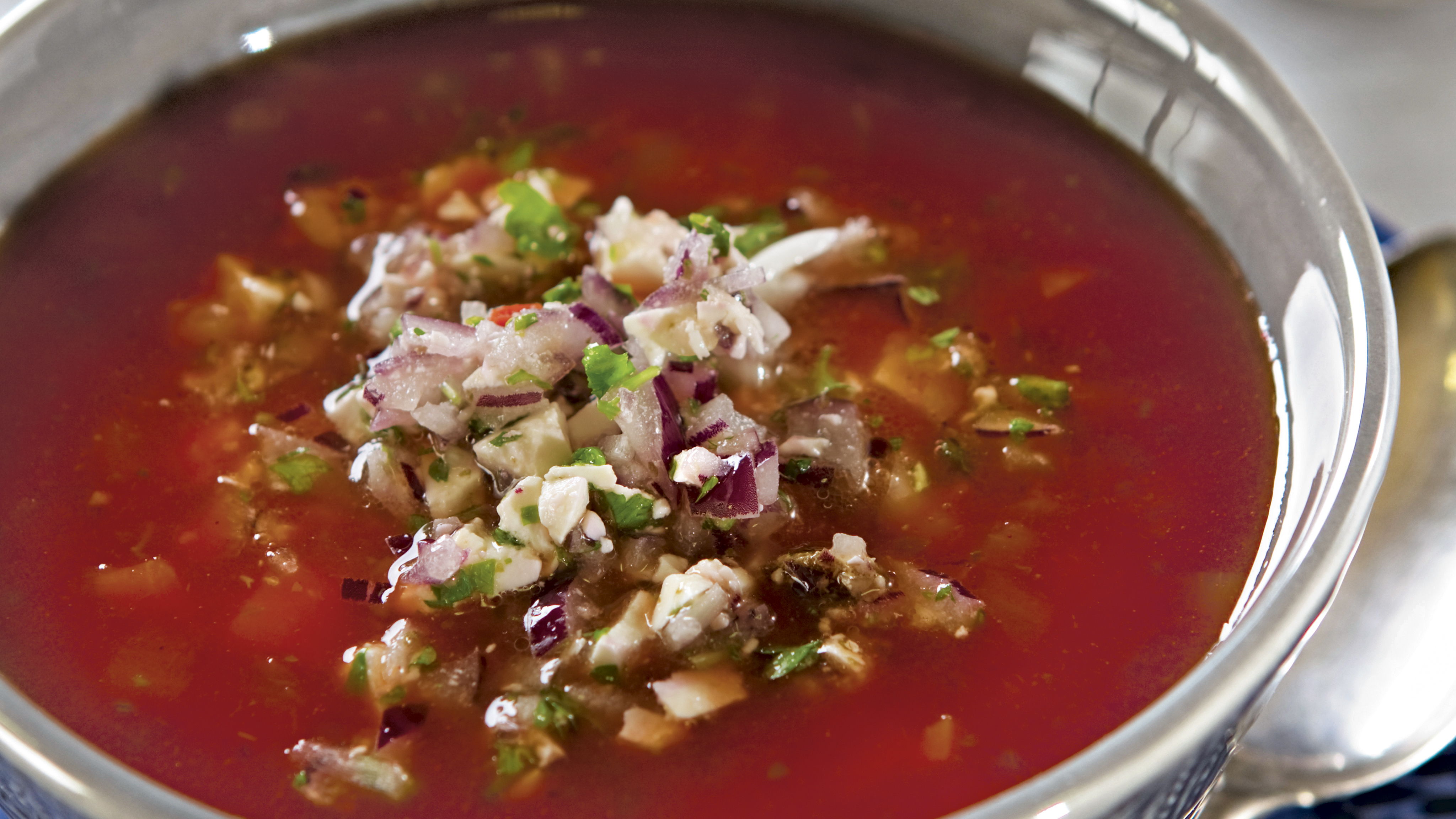 Tomaattikeitto ja fetahöystö