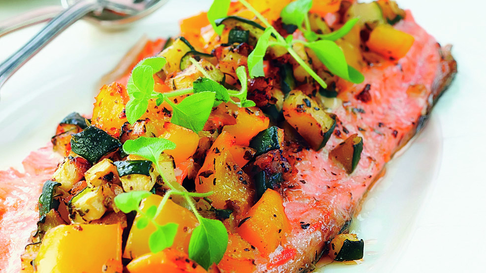 Kasvistäytteinen uunikirjolohi