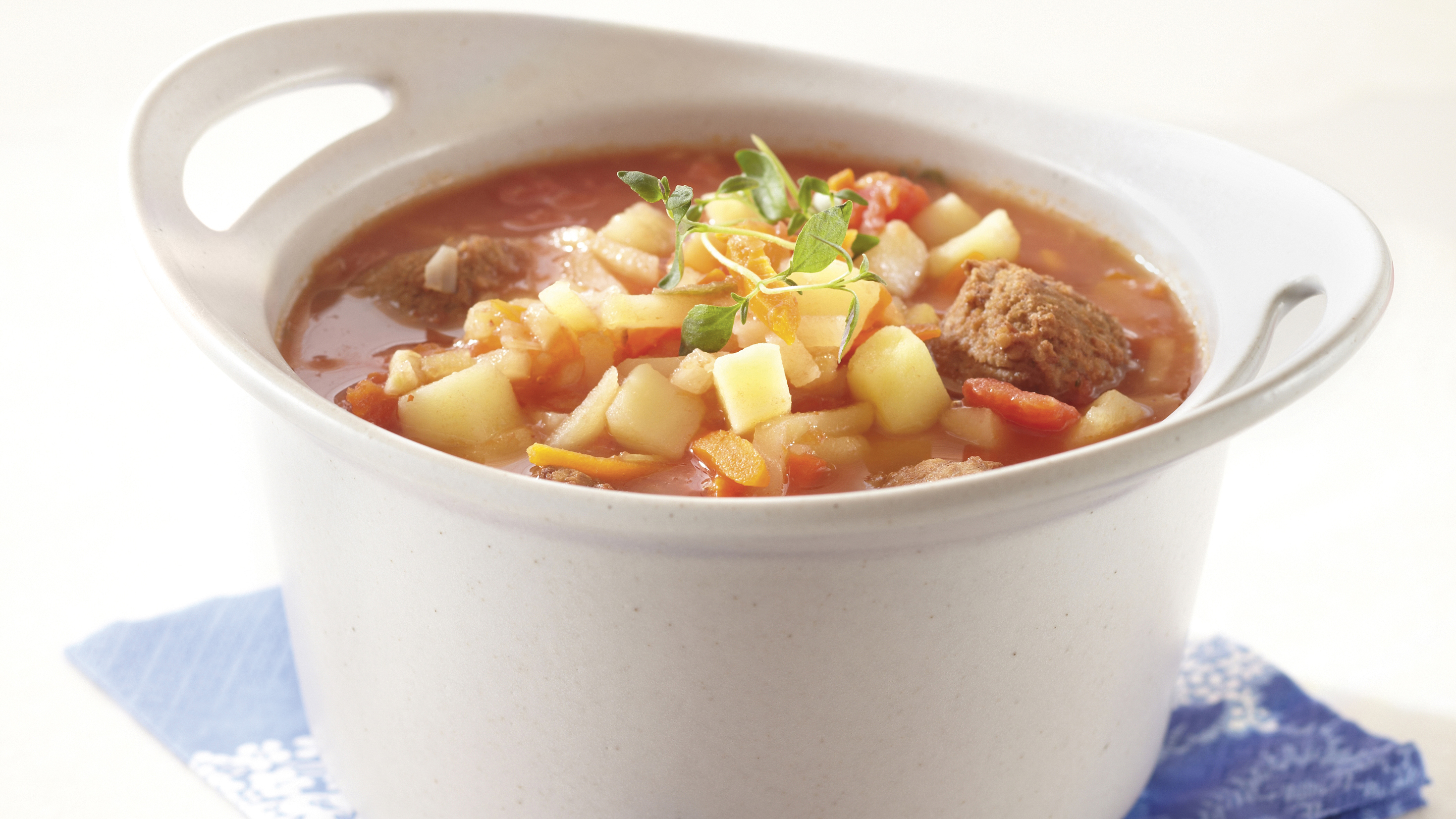 Nopea lihapyörykkäpata