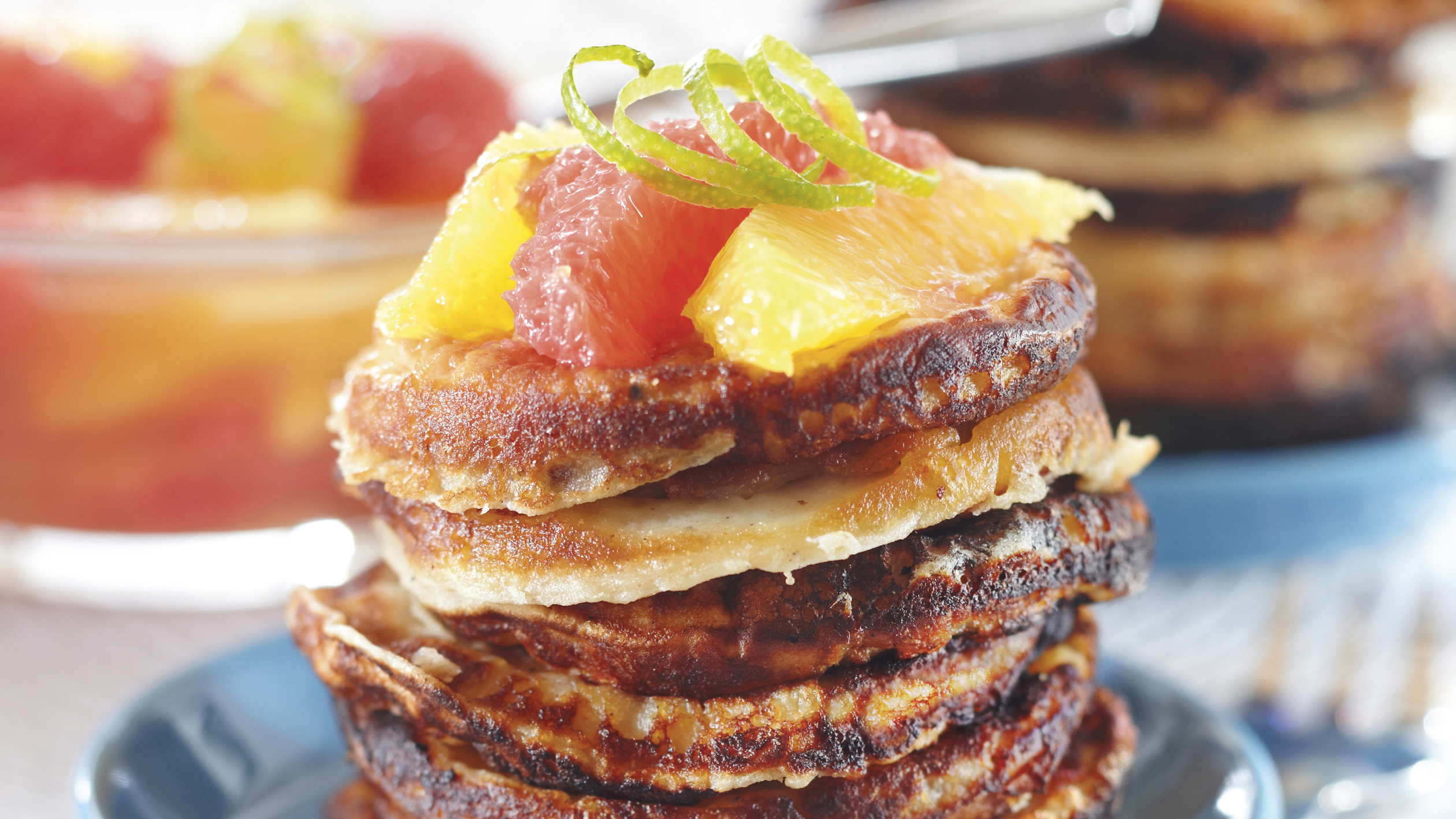 Banaaniohukaiset ja sitrussalaatti