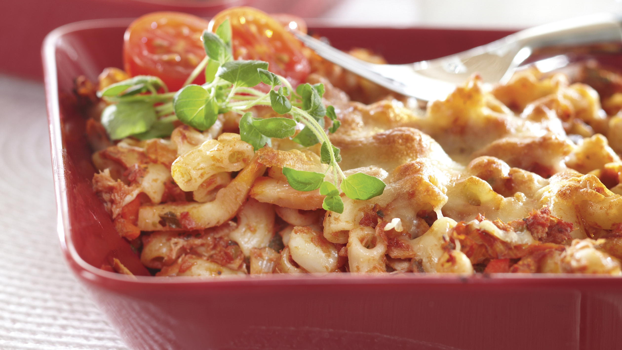 Tonnikala-makaronigratiini