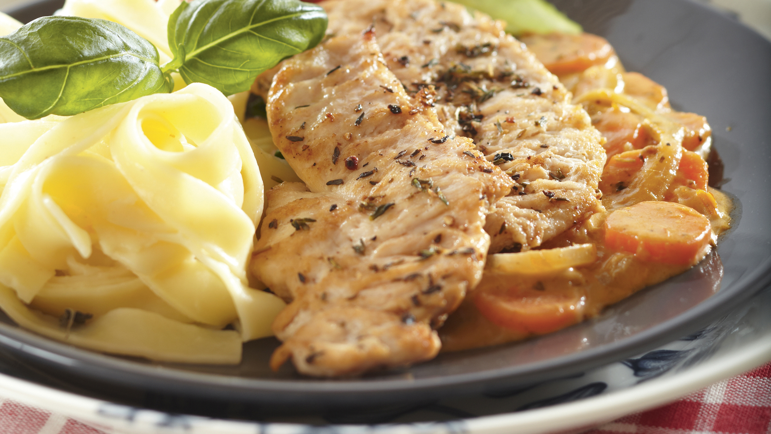 Porkkanainen broilerikastike