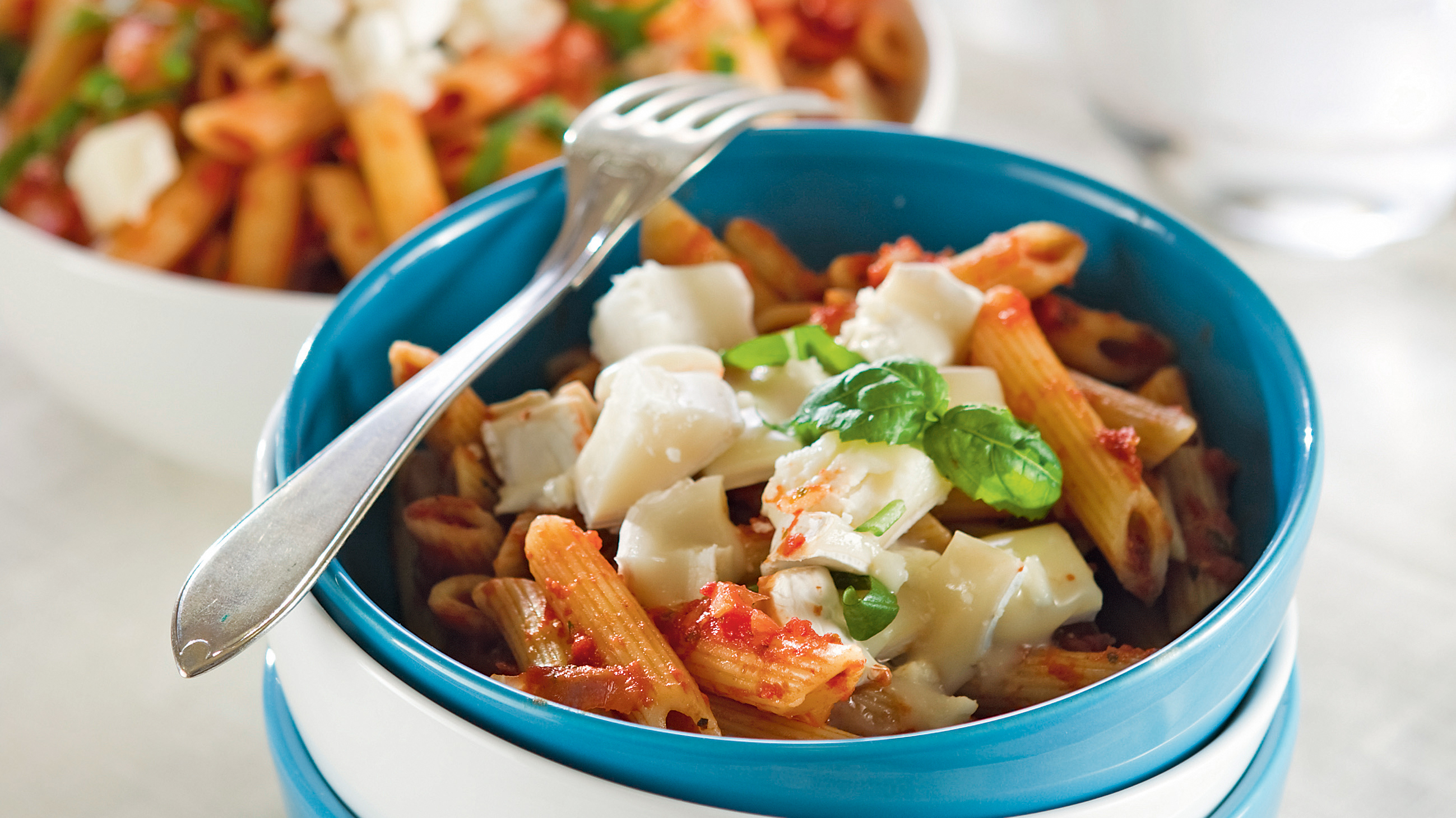 Nopea tomaatti-vuohenjuustopasta