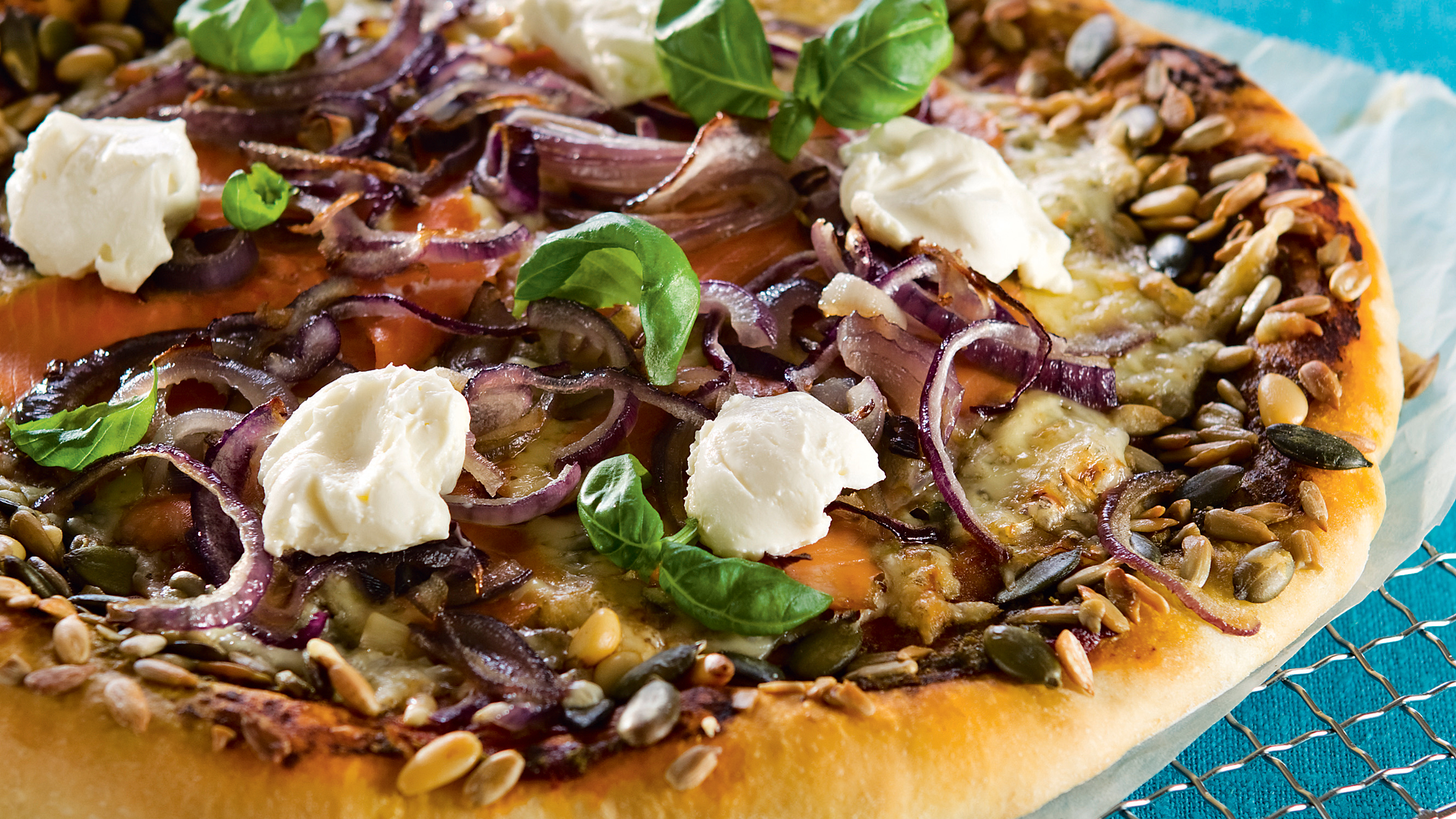 Lohi-tuorejuustopizza