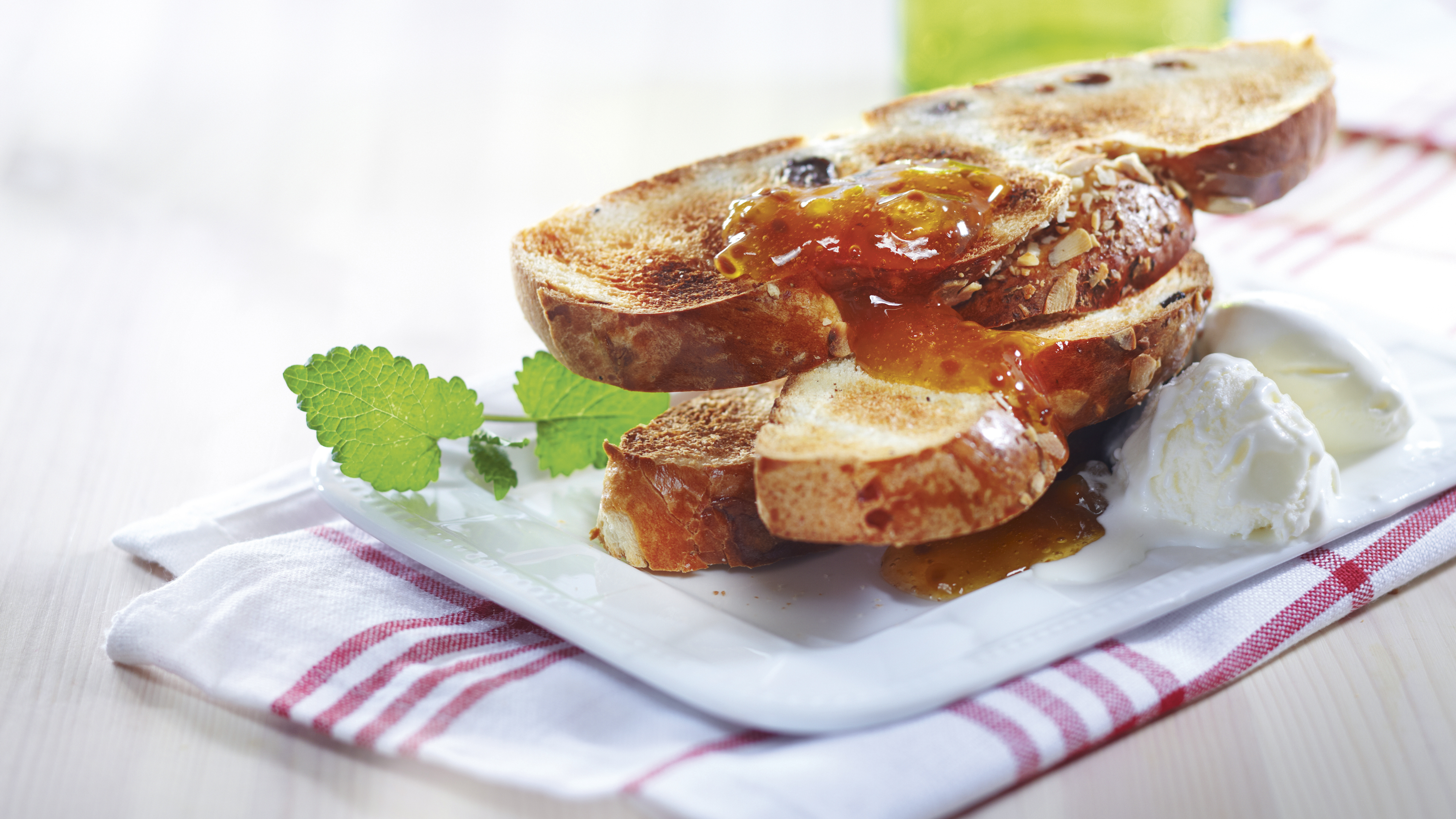 Tosi helpot lakkaritarit