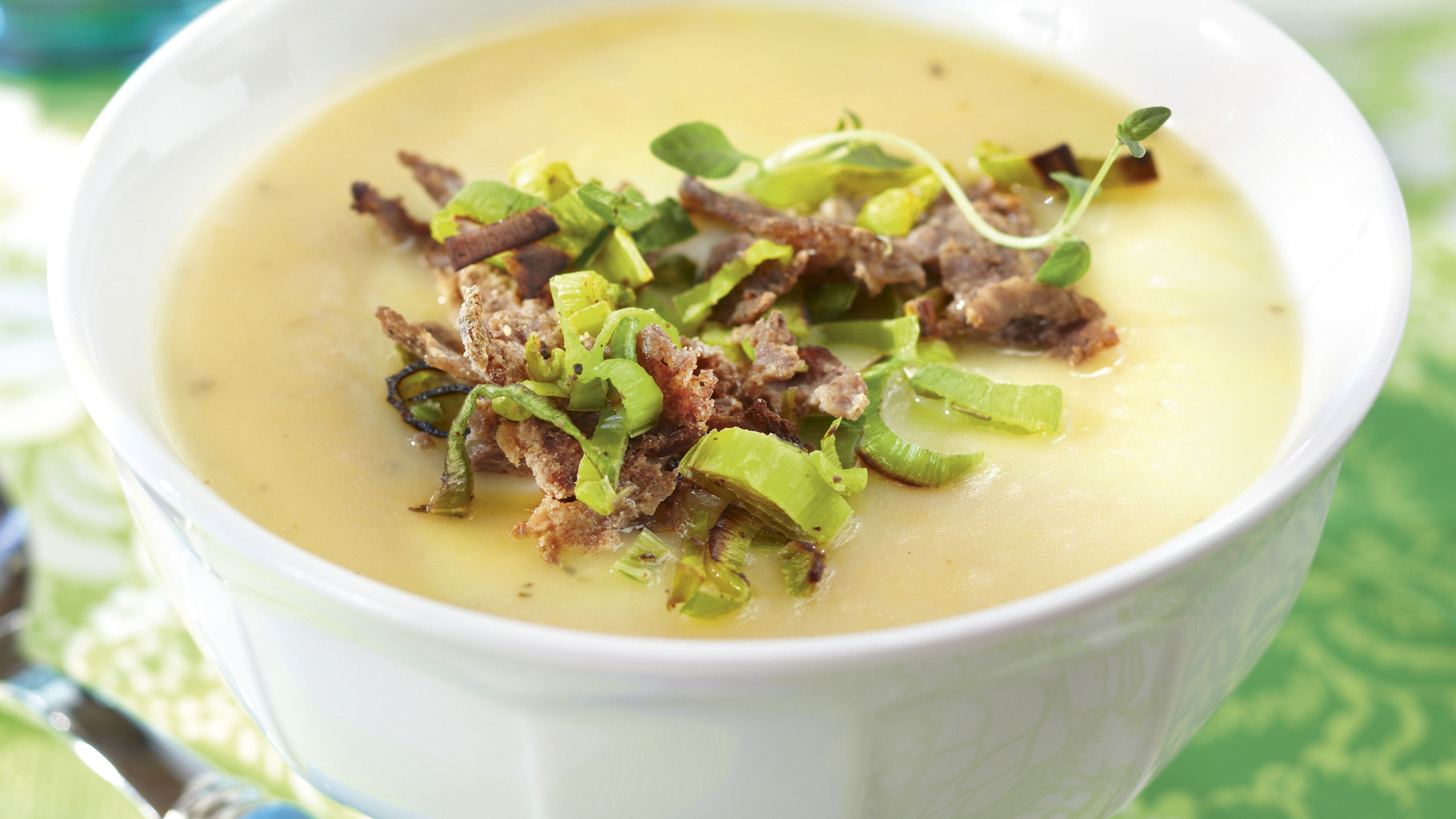 Peruna-purjososekeitto metsästäjän tapaan