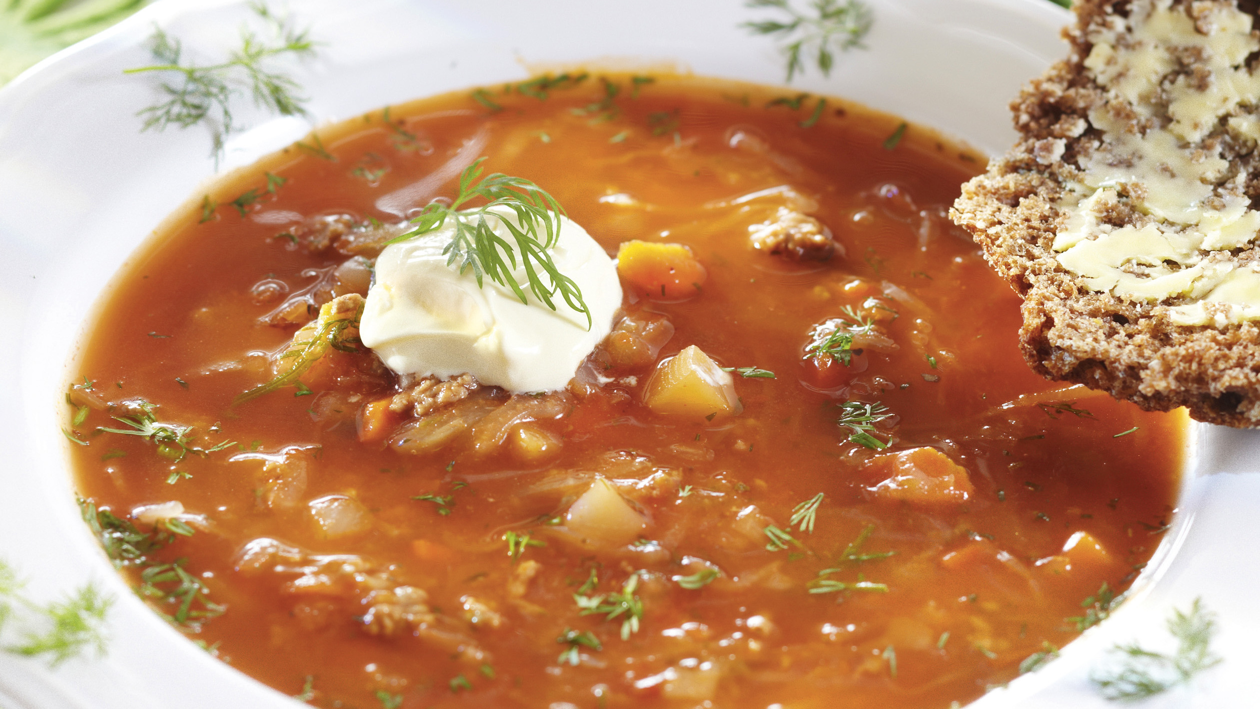 Hapankaali-jauhelihakeitto