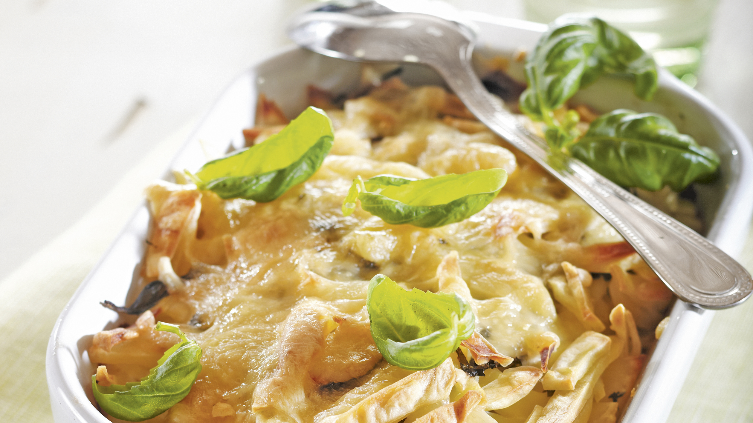 Basilika-perunagratiini