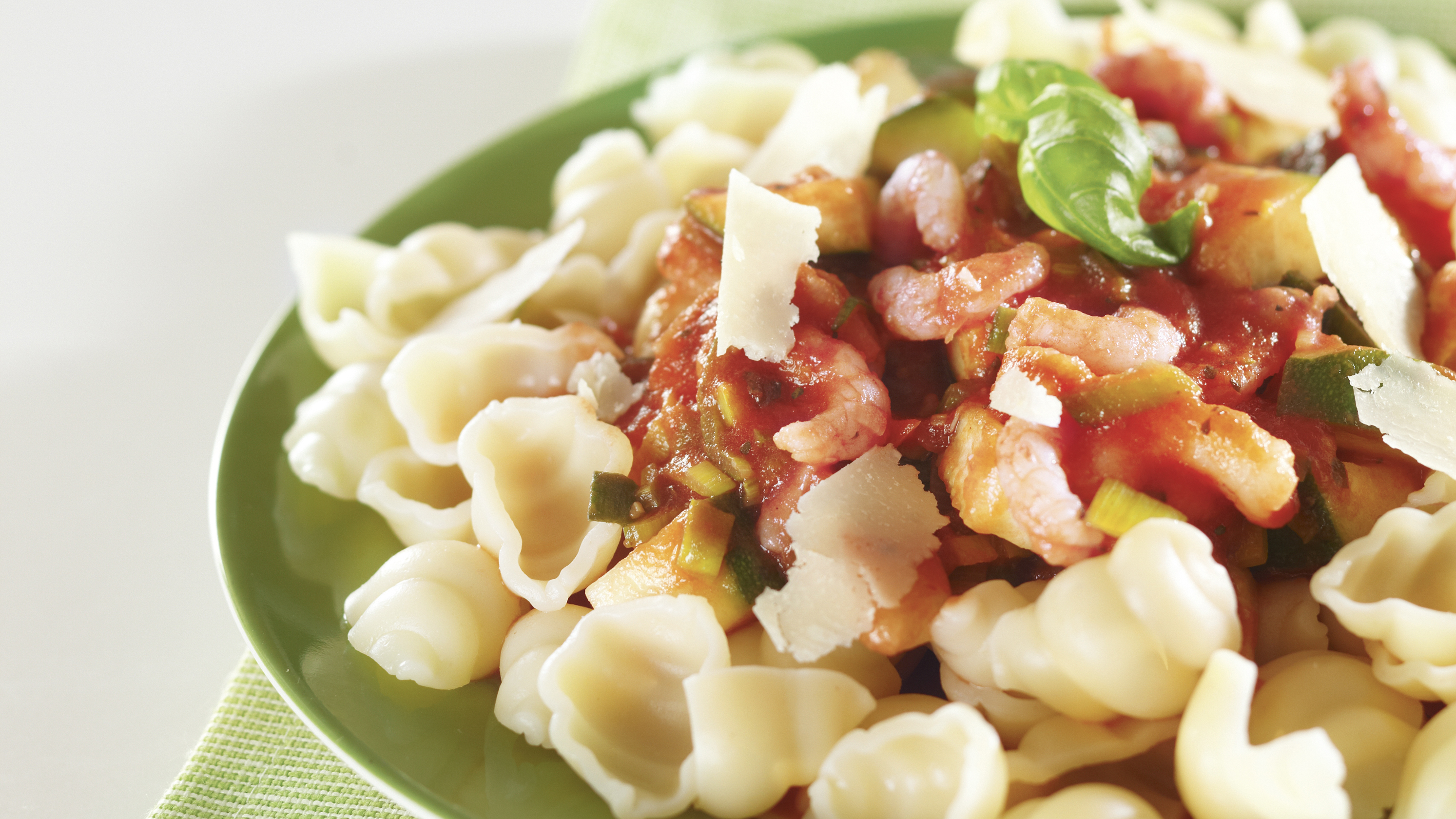 Tomaattinen katkarapupasta