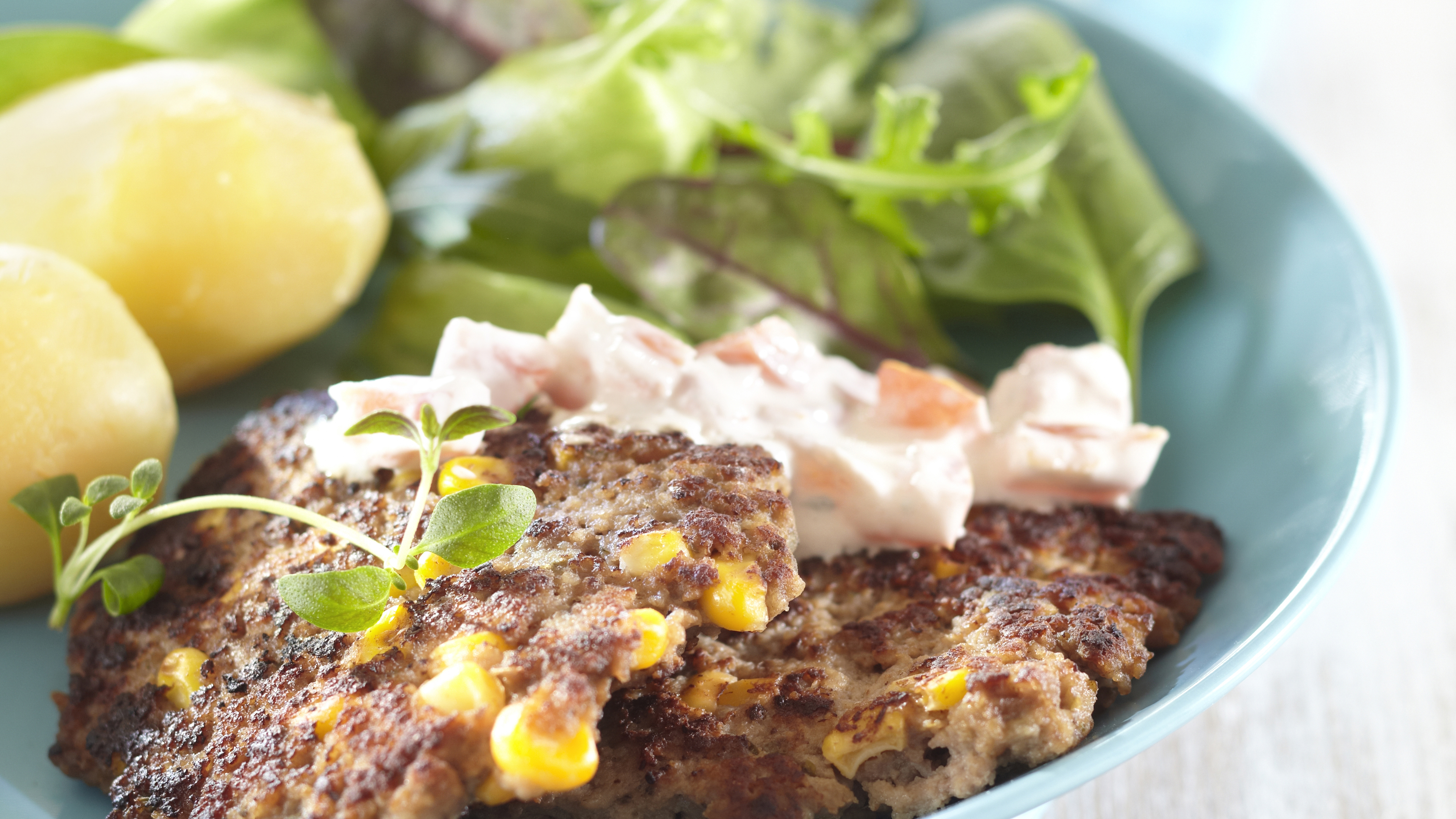 Helpot jauhelihapihvit