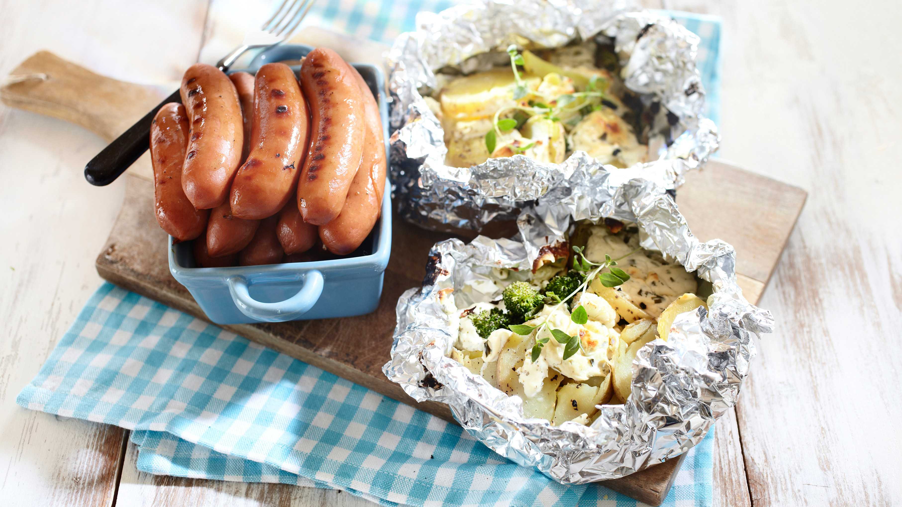 Kasvisnyytit ja grillatut nakit