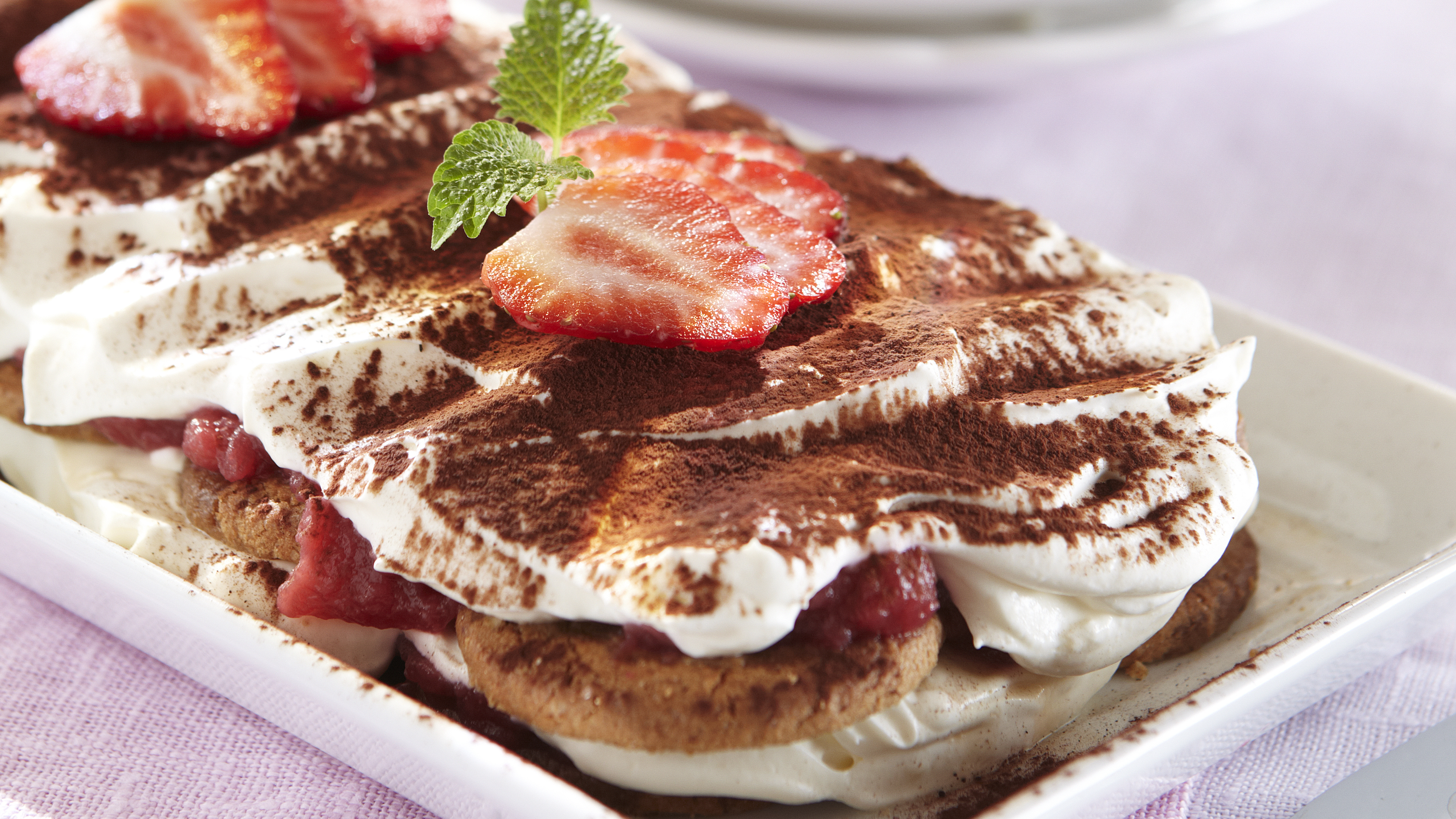 Kaura-raparperitiramisu