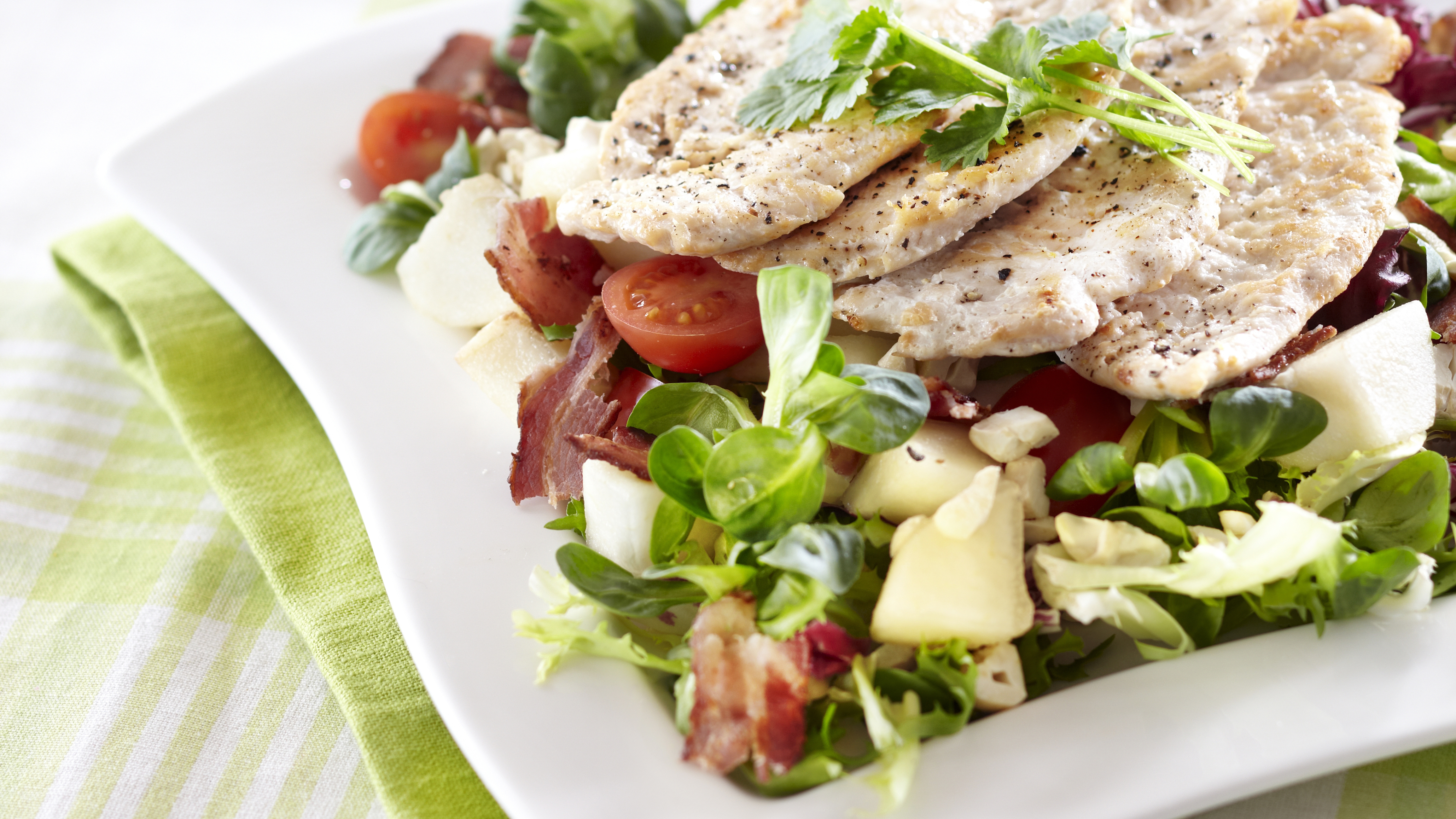 Amerikkalainen broilerisalaatti