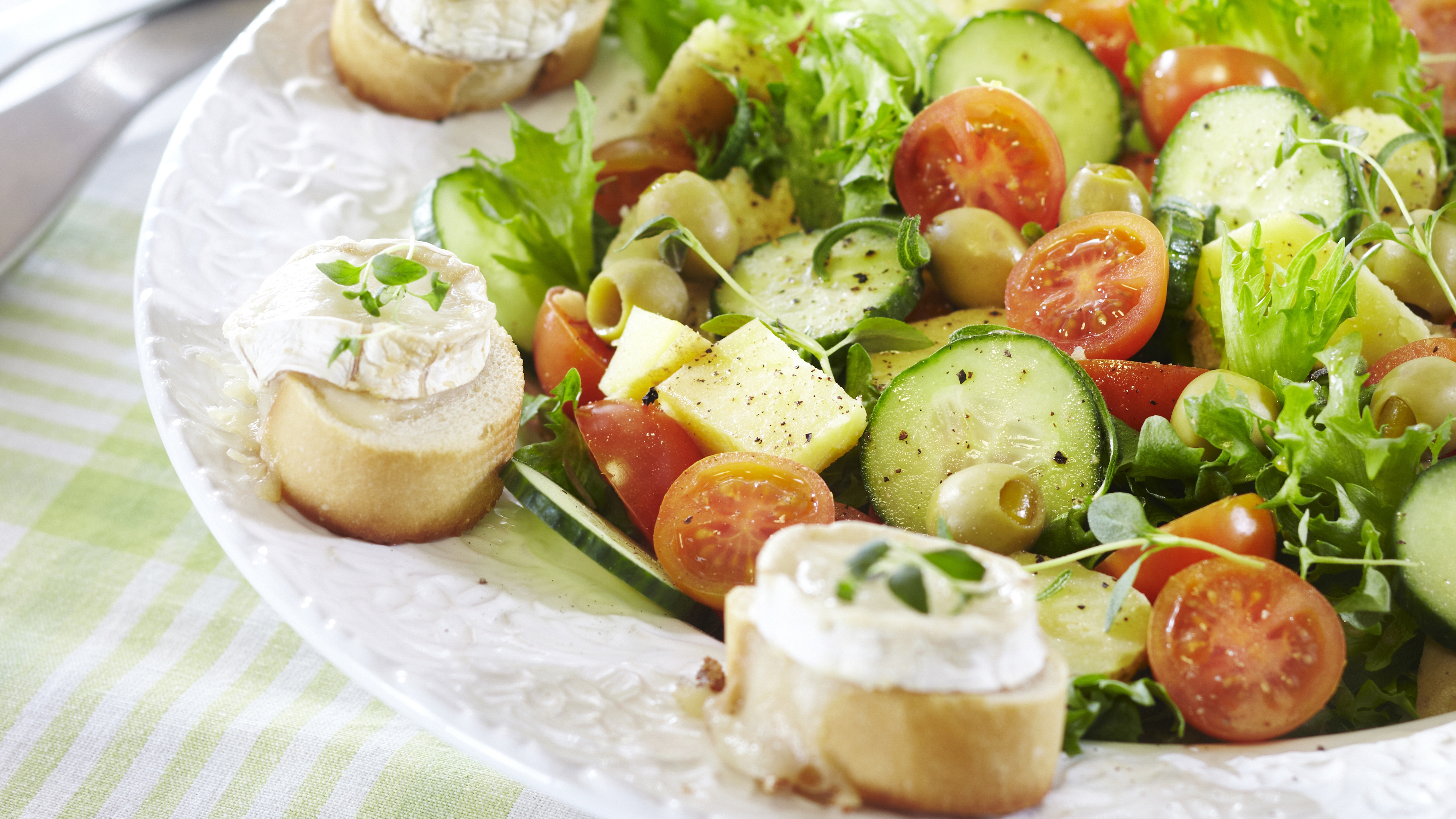 Ranskalainen vuohenjuusto-perunasalaatti